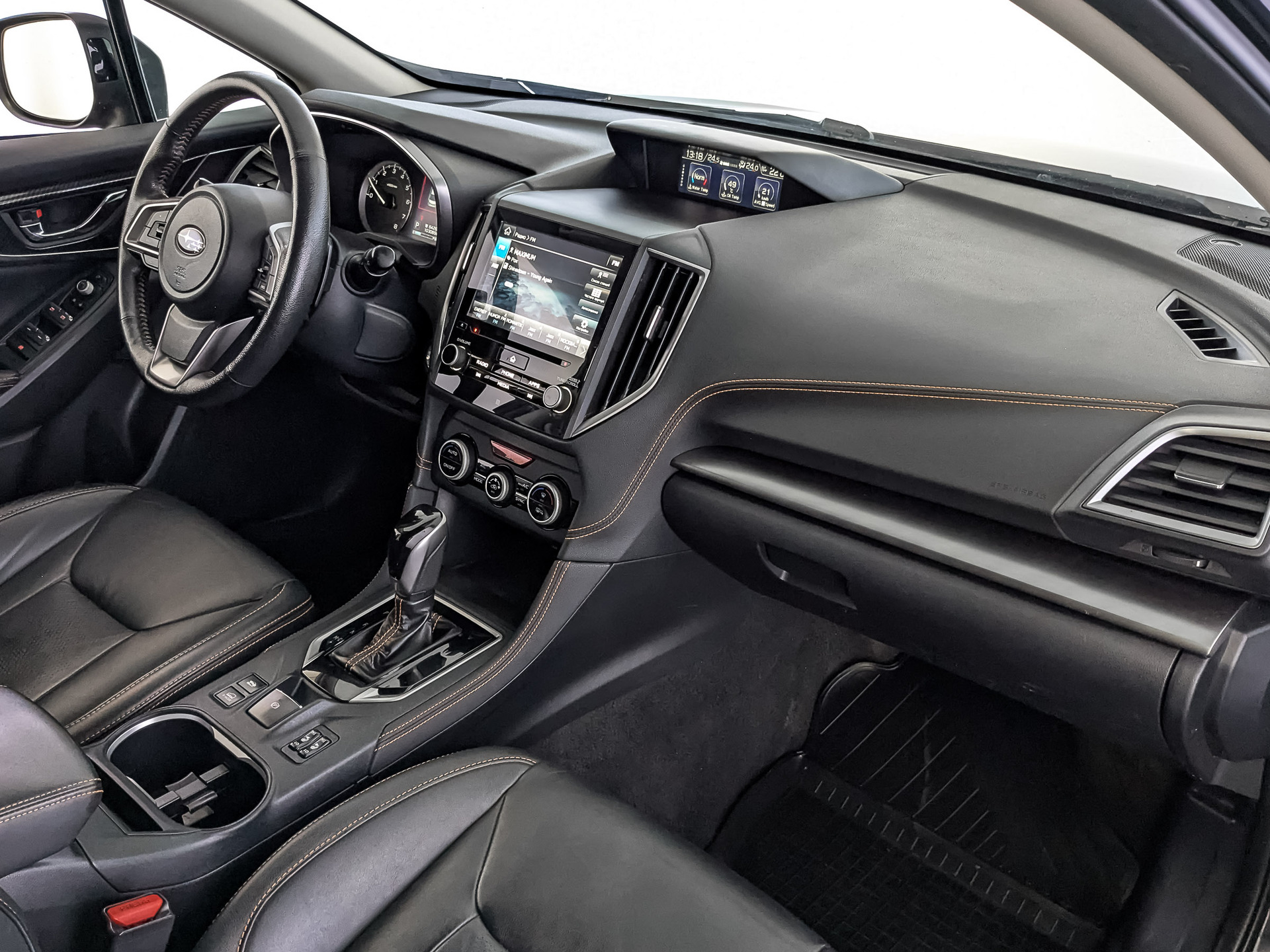 SUBARU XV 2.00 (150 л.с), автомат, 2017, пробег 103 077 км