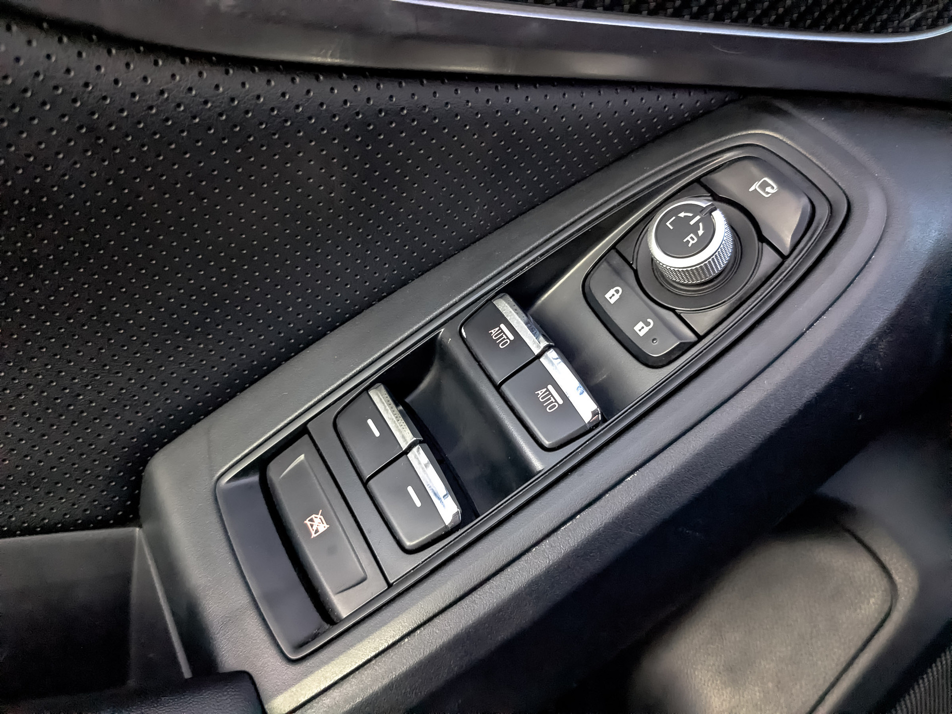 SUBARU XV 2.00 (150 л.с), автомат, 2017, пробег 103 077 км