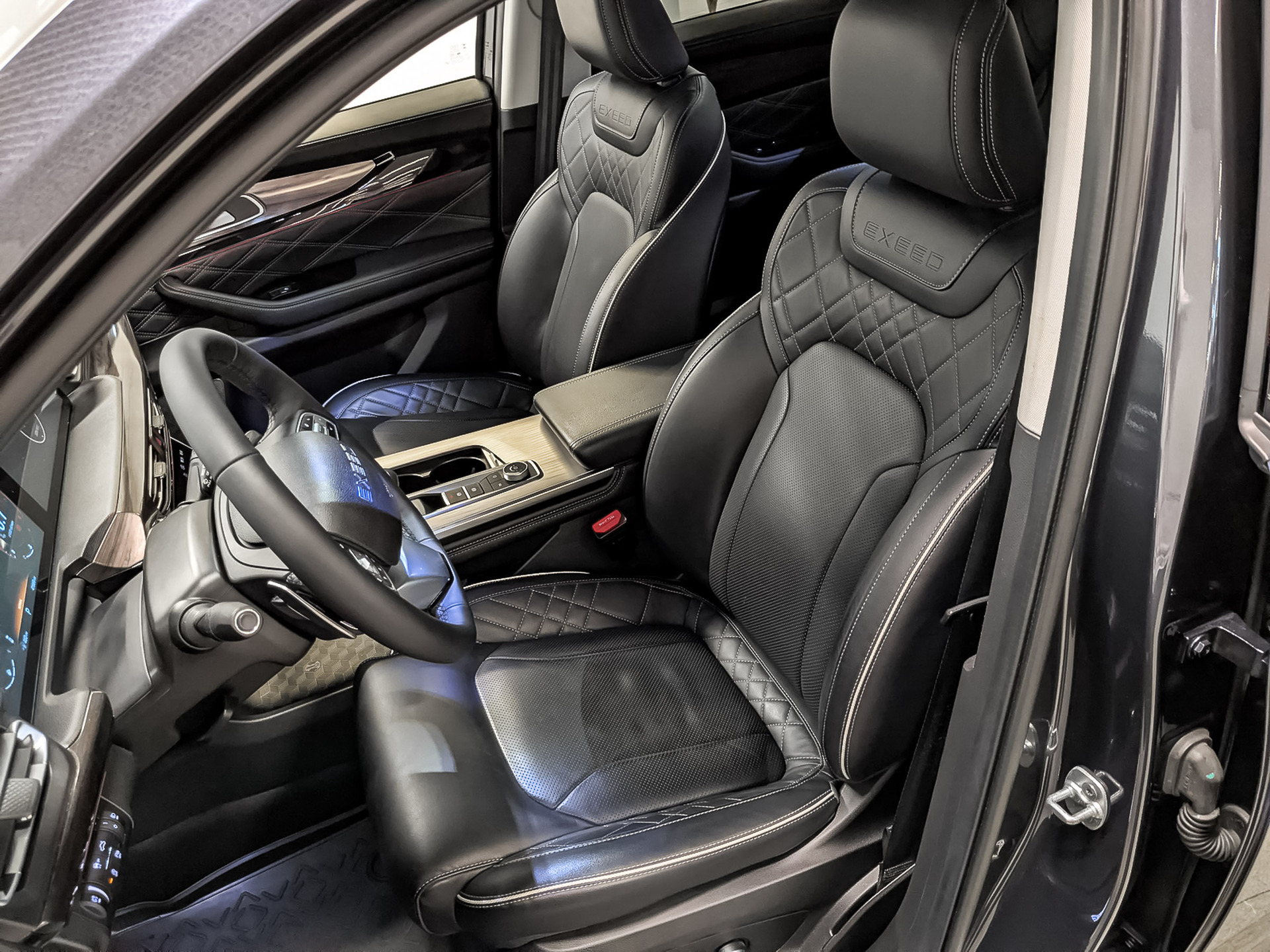 EXEED VX 2.00 (249 л.с), автомат, 2023, пробег 41 665 км