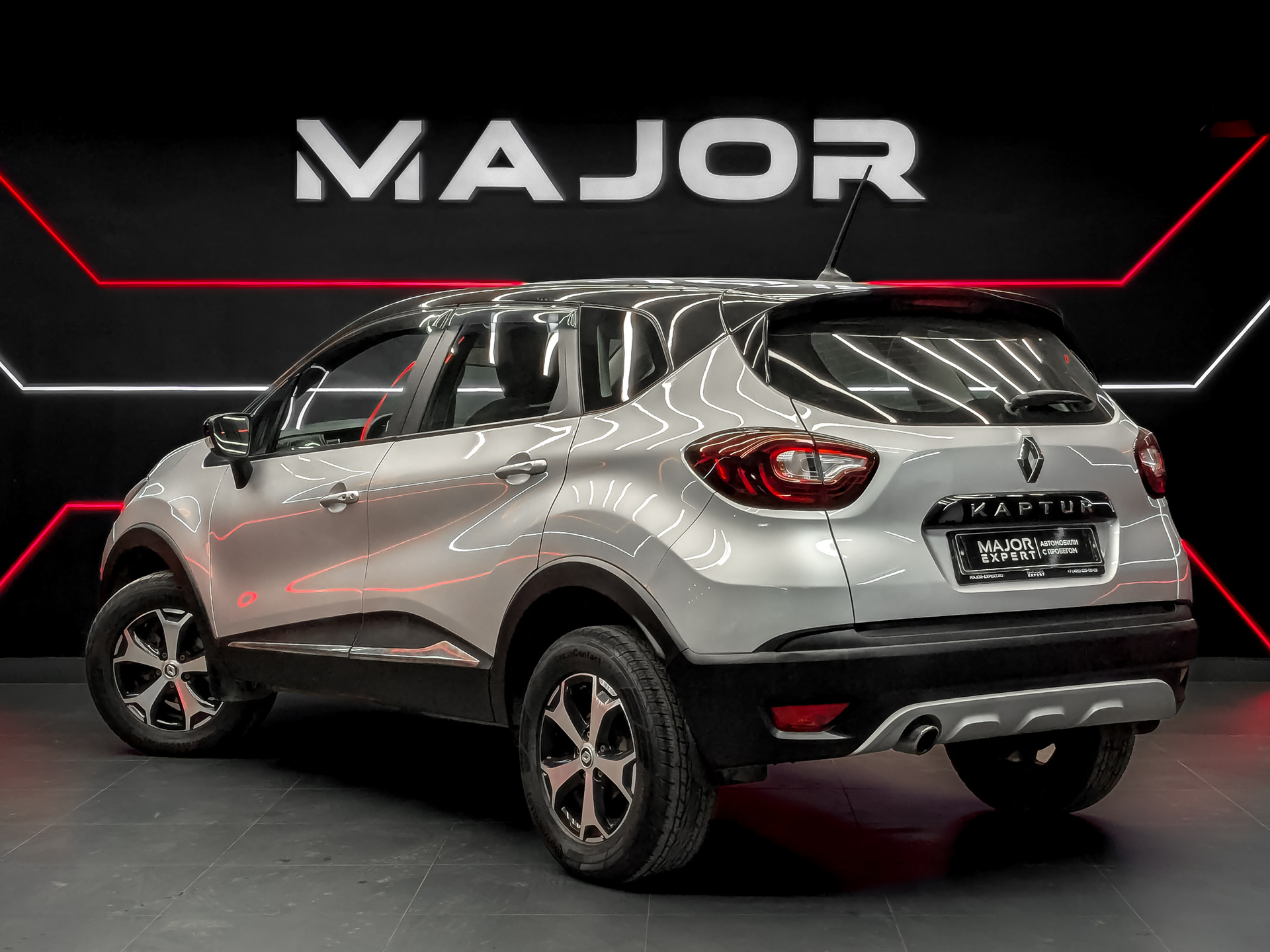 RENAULT Kaptur 1.60 (114 л.с), автомат, 2021, пробег 155 254 км