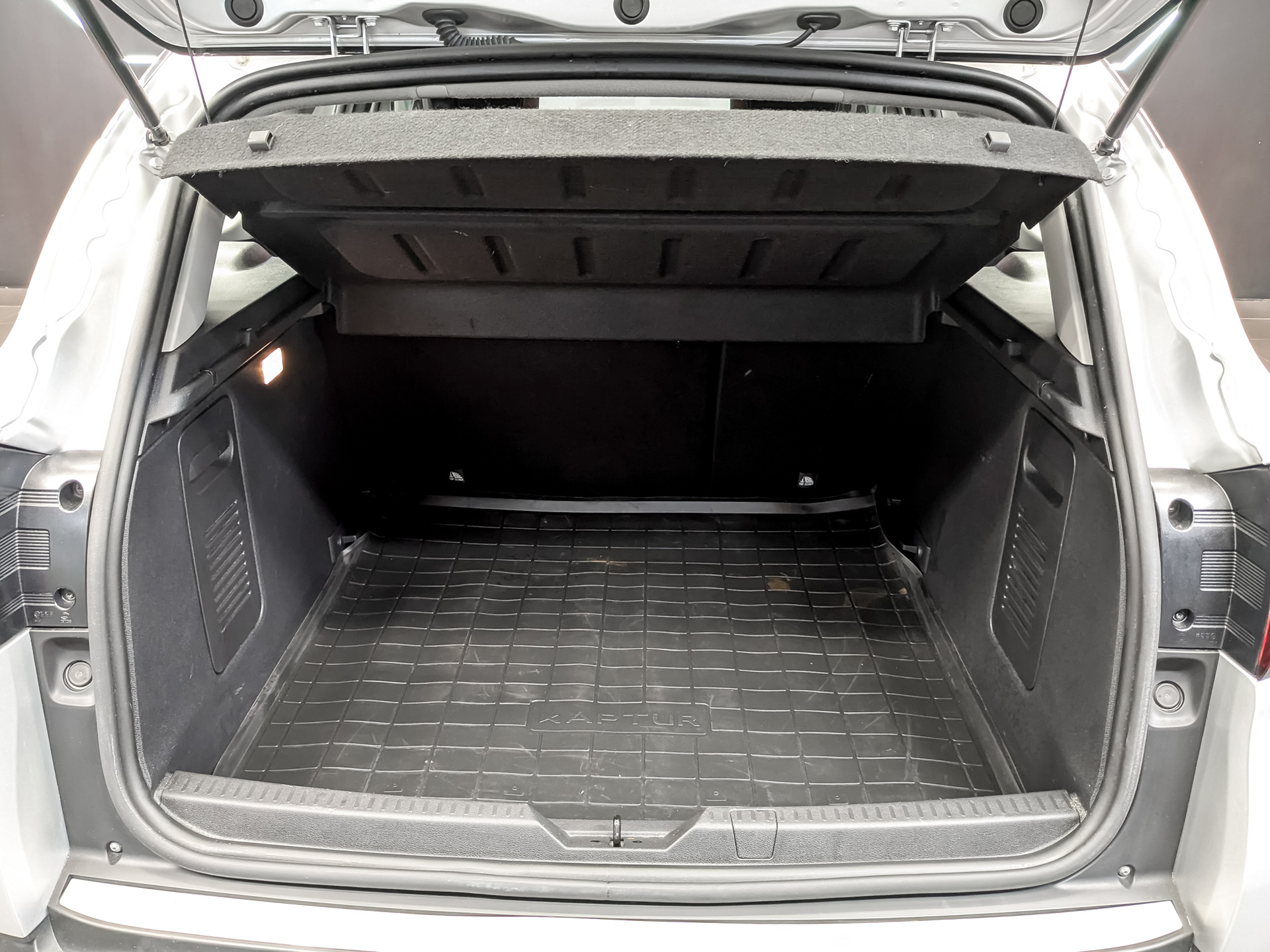 RENAULT Kaptur 1.60 (114 л.с), автомат, 2021, пробег 155 254 км