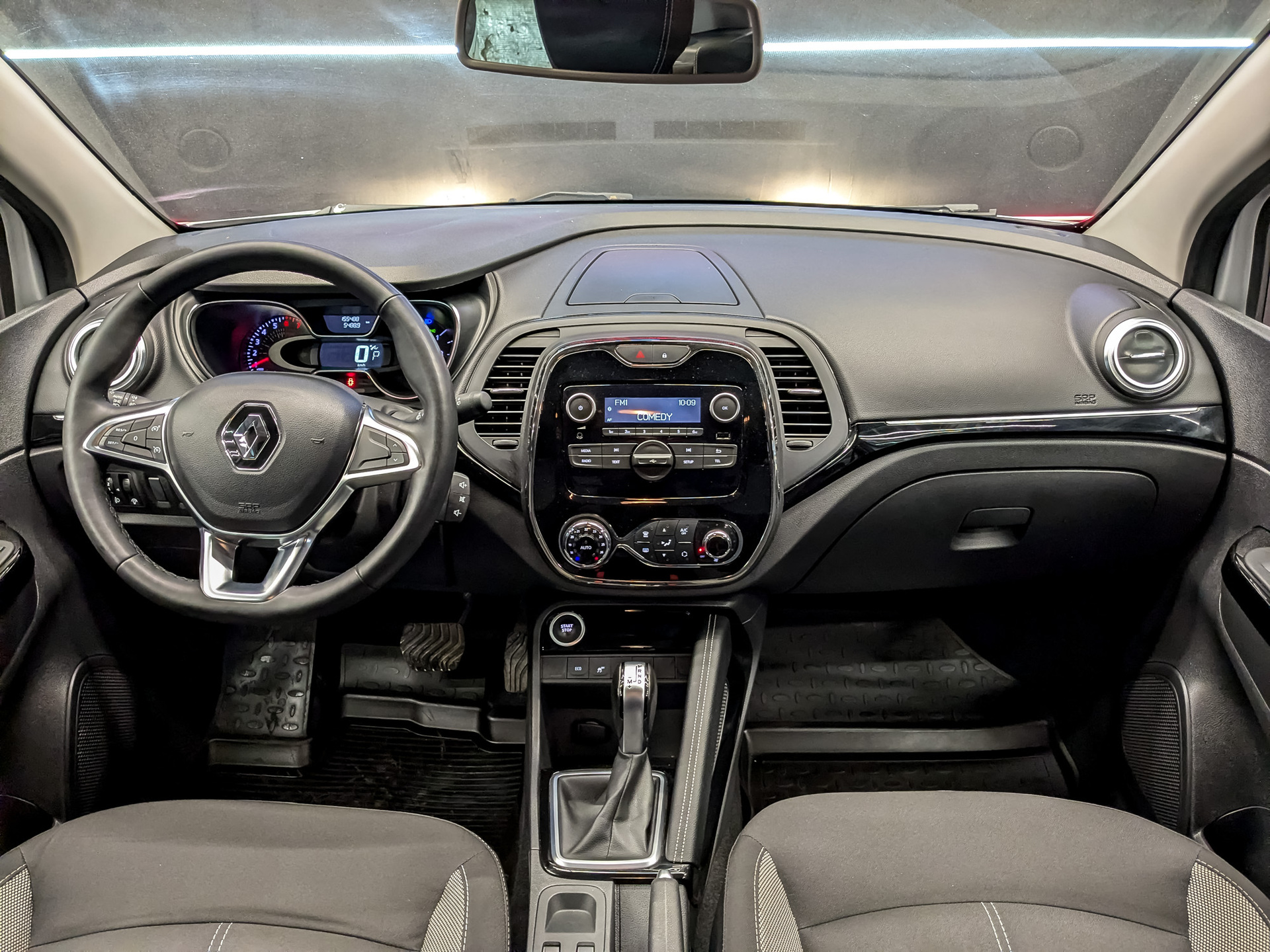 RENAULT Kaptur 1.60 (114 л.с), автомат, 2021, пробег 155 254 км