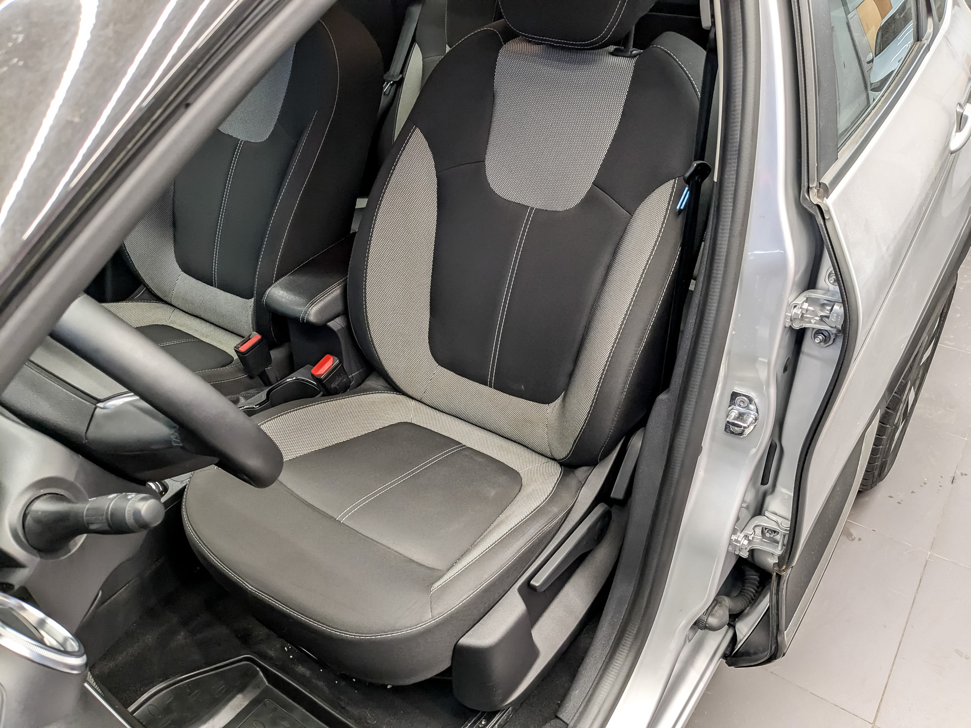 RENAULT Kaptur 1.60 (114 л.с), автомат, 2021, пробег 155 254 км