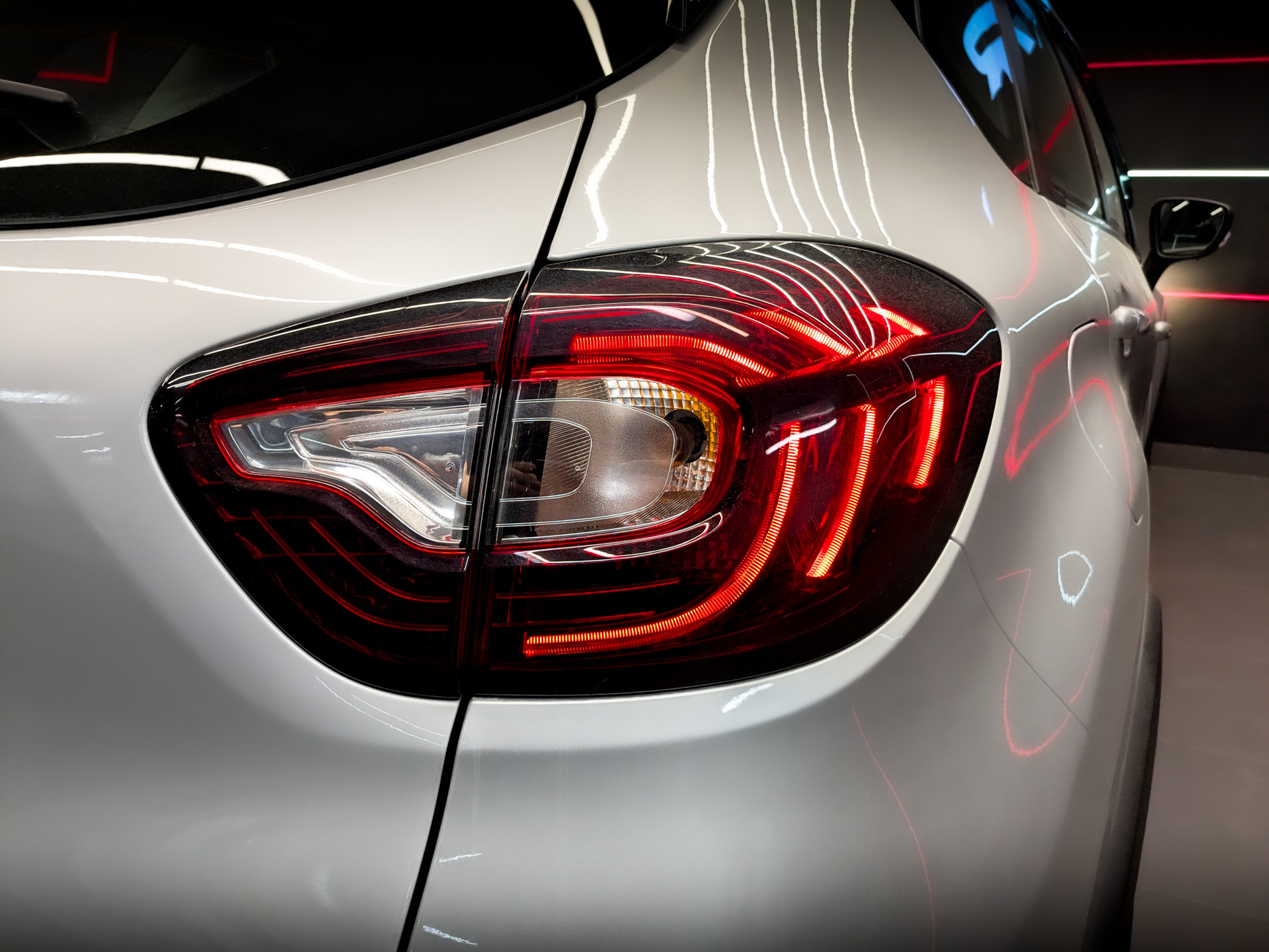 RENAULT Kaptur 1.60 (114 л.с), автомат, 2021, пробег 155 254 км