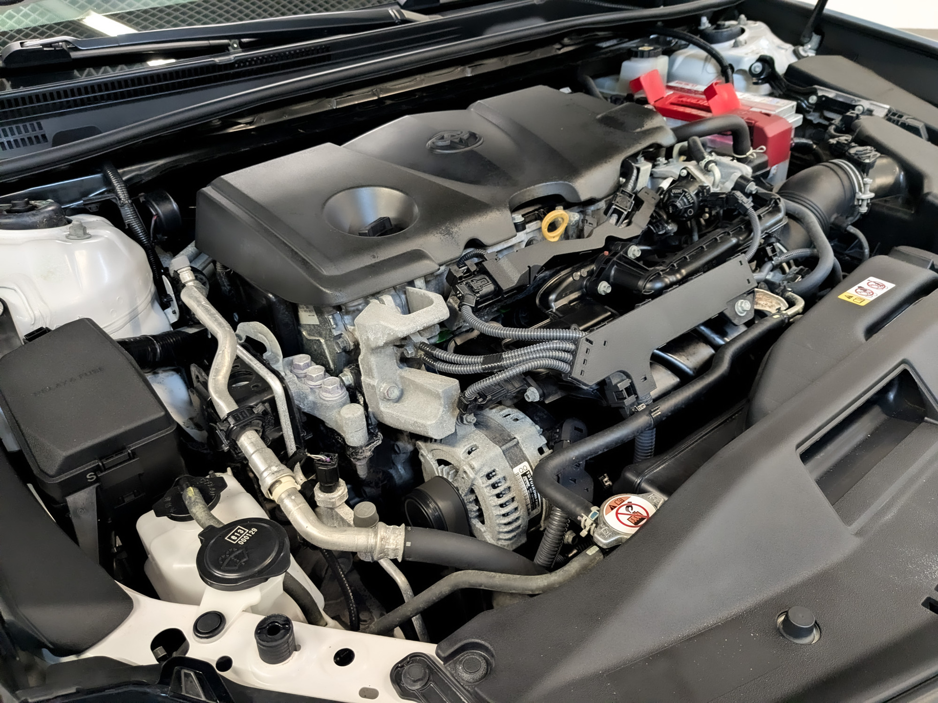TOYOTA Camry 2.50 (200 л.с), автомат, 2021, пробег 125 203 км