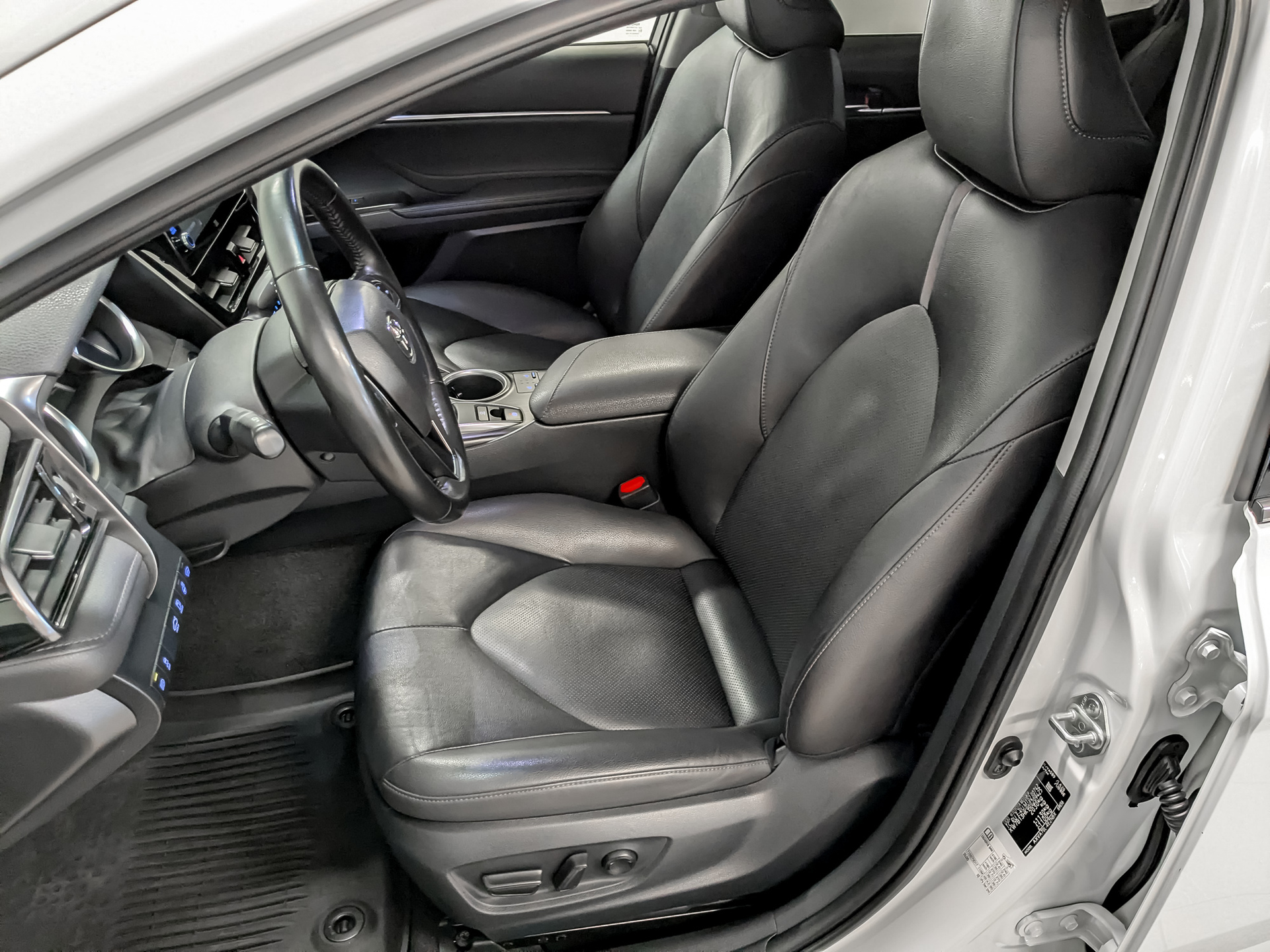 TOYOTA Camry 2.50 (200 л.с), автомат, 2021, пробег 125 203 км
