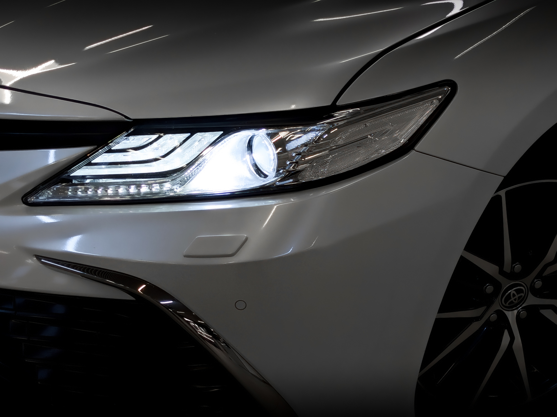 TOYOTA Camry 2.50 (200 л.с), автомат, 2021, пробег 125 203 км
