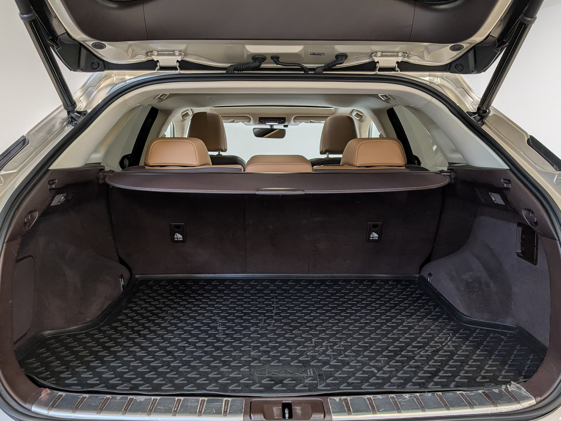 LEXUS RX 2.00 (238 л.с), автомат, 2019, пробег 156 000 км