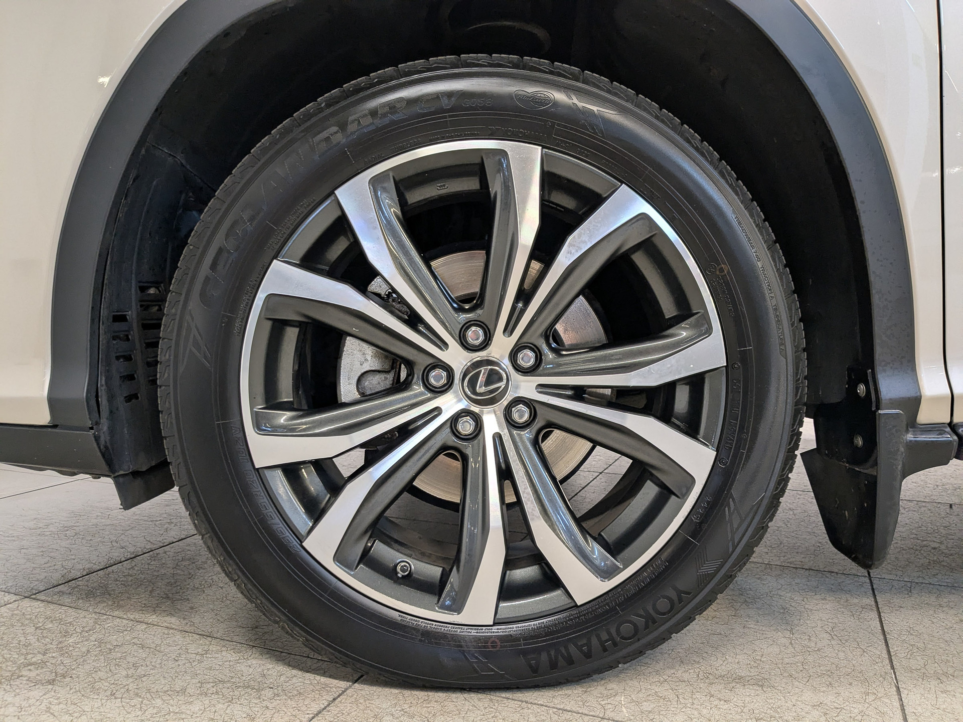 LEXUS RX 2.00 (238 л.с), автомат, 2019, пробег 156 000 км