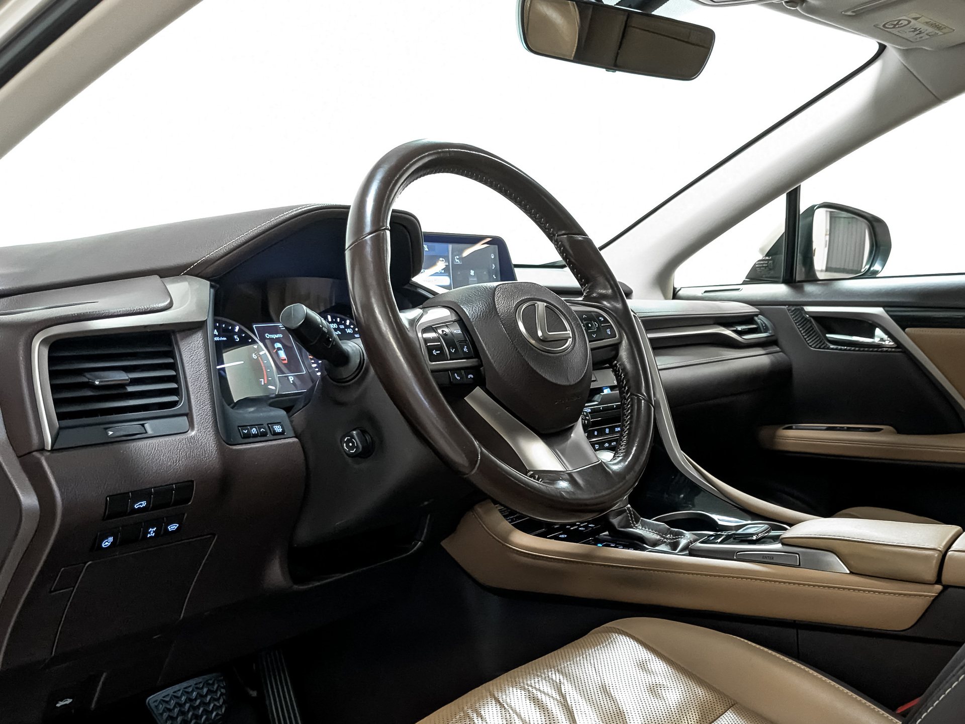 LEXUS RX 2.00 (238 л.с), автомат, 2019, пробег 156 000 км