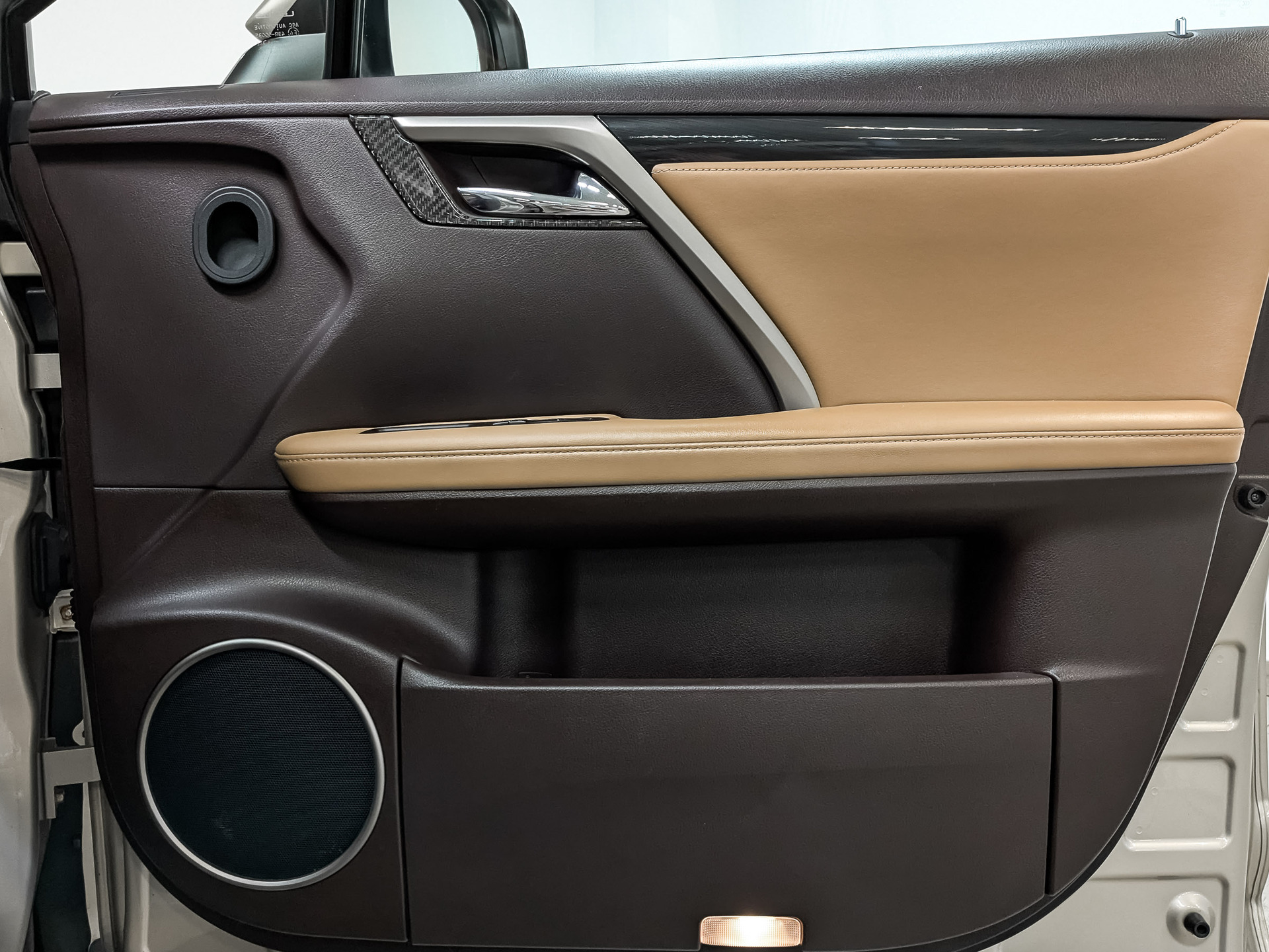 LEXUS RX 2.00 (238 л.с), автомат, 2019, пробег 156 000 км