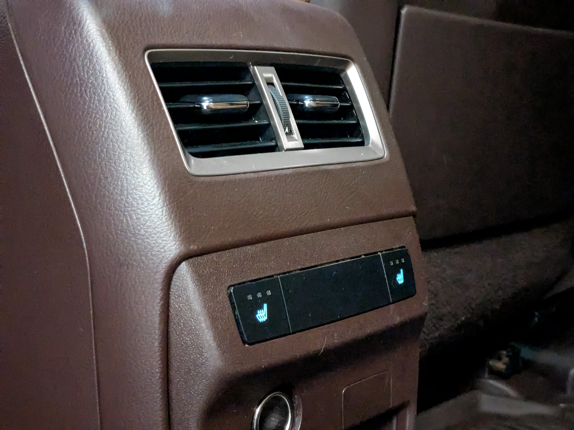 LEXUS RX 2.00 (238 л.с), автомат, 2019, пробег 156 000 км