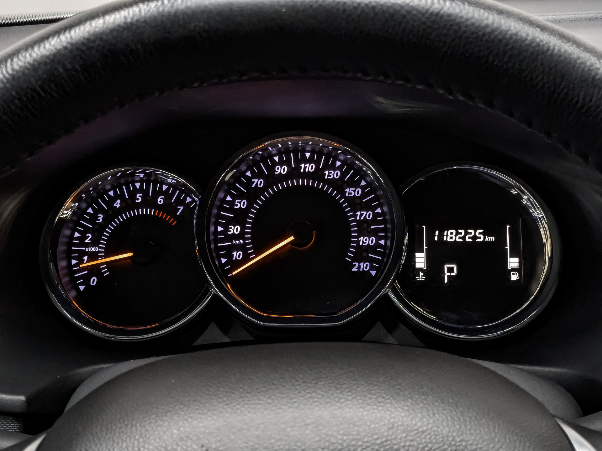 RENAULT Sandero 1.60 (113 л.с), автомат, 2021, пробег 118 222 км