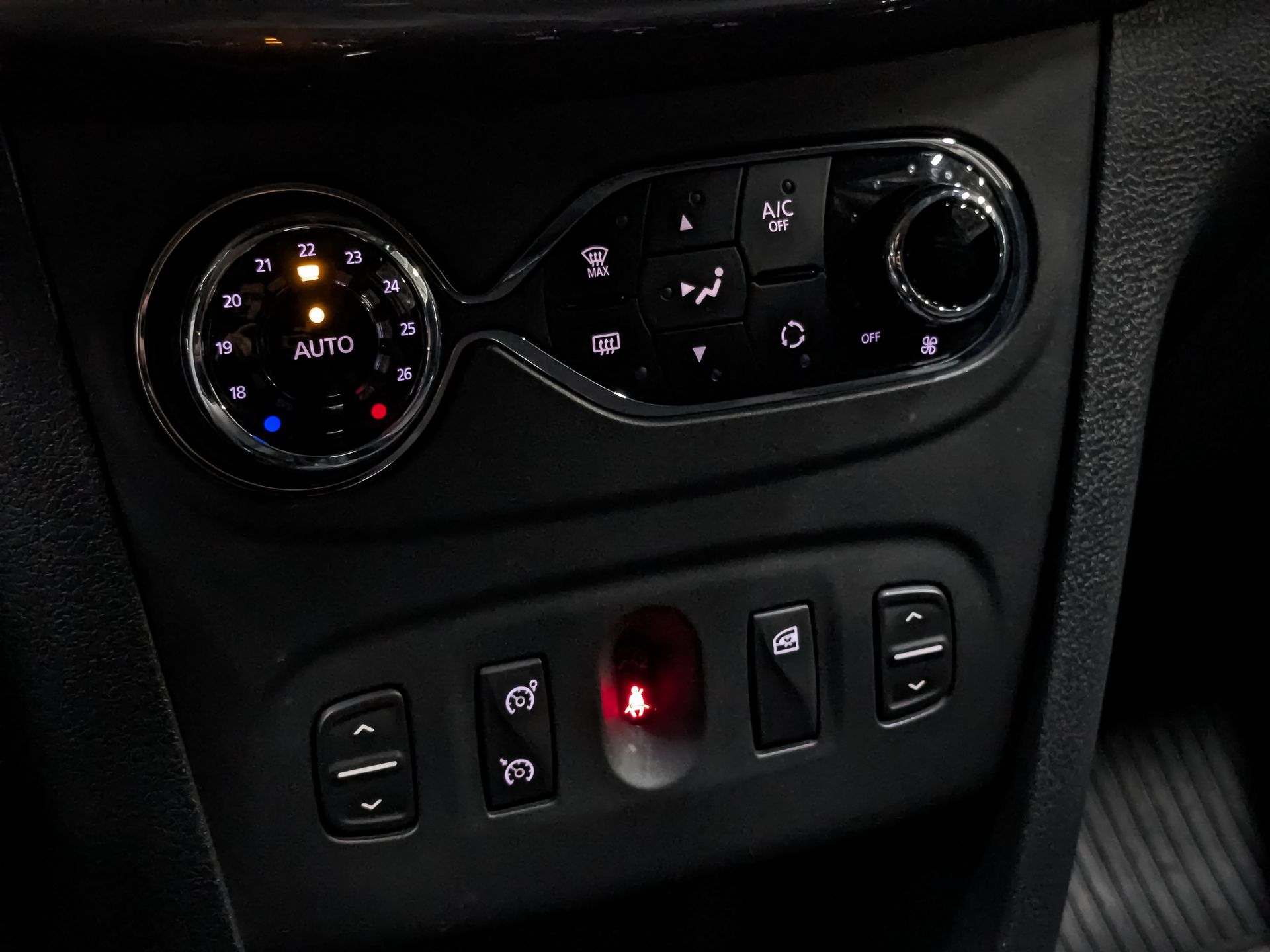 RENAULT Sandero 1.60 (113 л.с), автомат, 2021, пробег 118 222 км