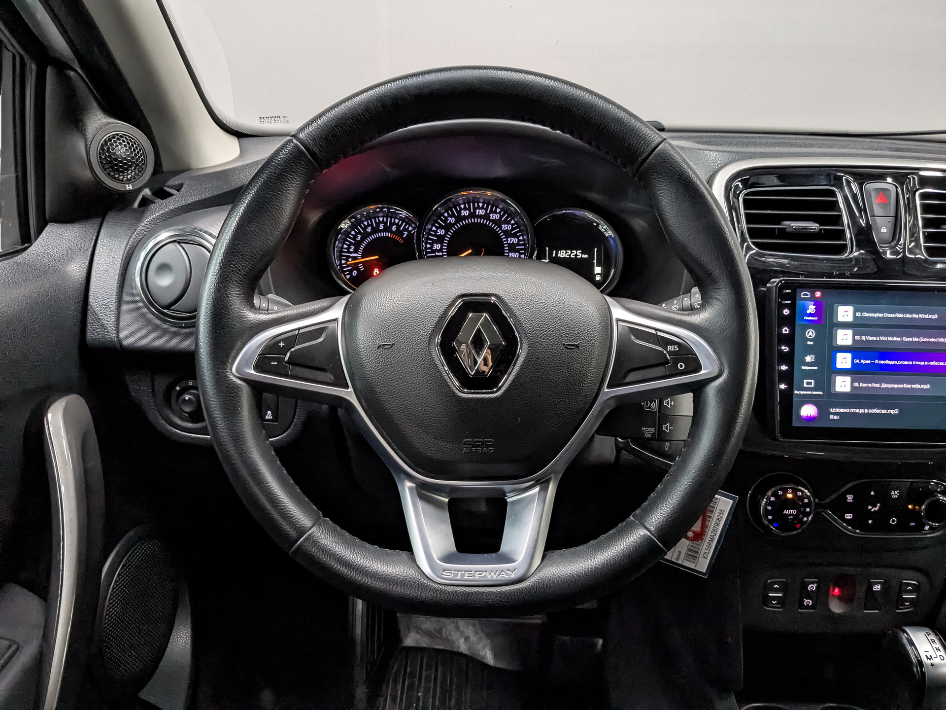 RENAULT Sandero 1.60 (113 л.с), автомат, 2021, пробег 118 222 км