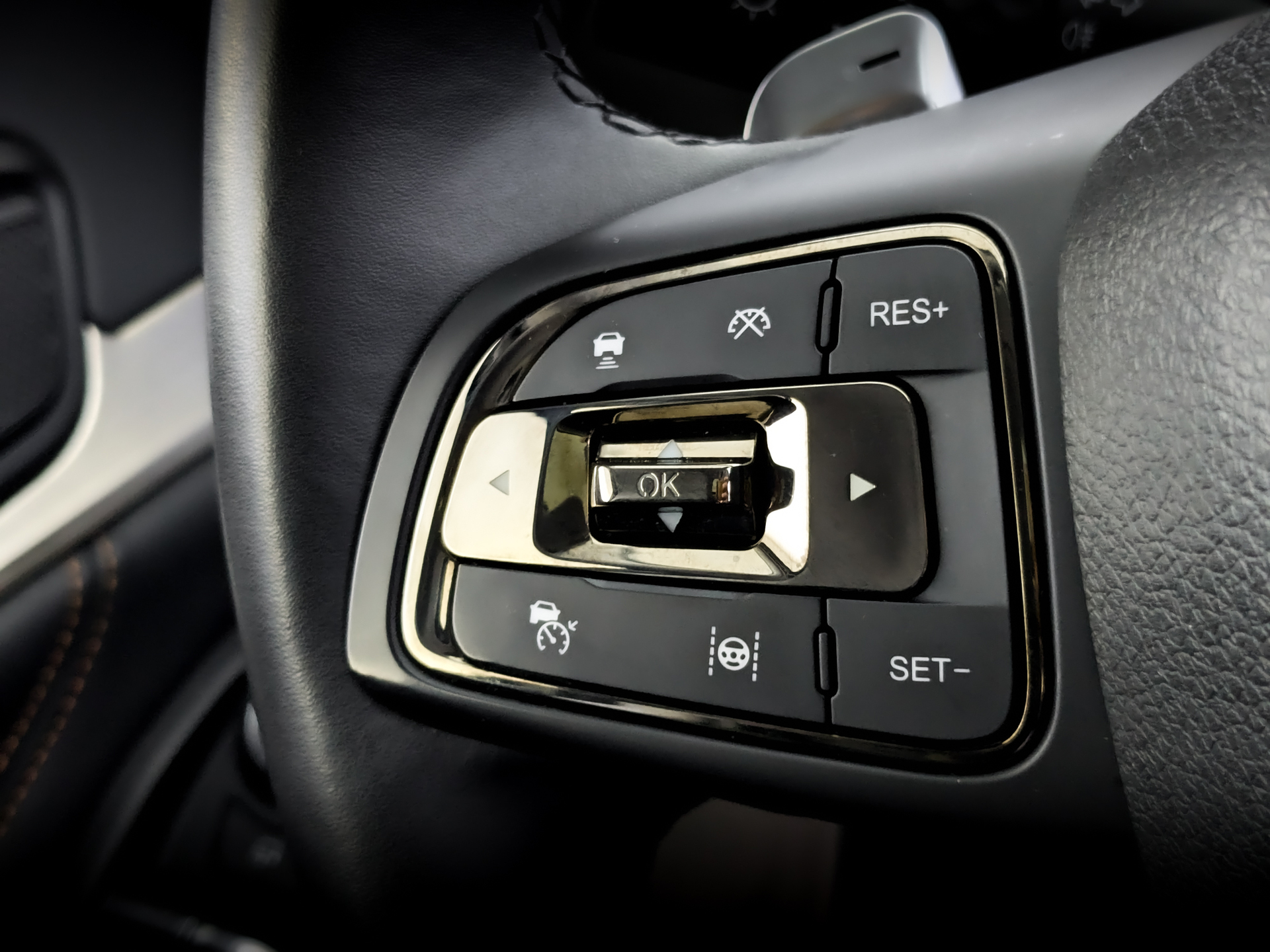 EXEED TXL 2.00 (197 л.с), автомат, 2023, пробег 33 105 км