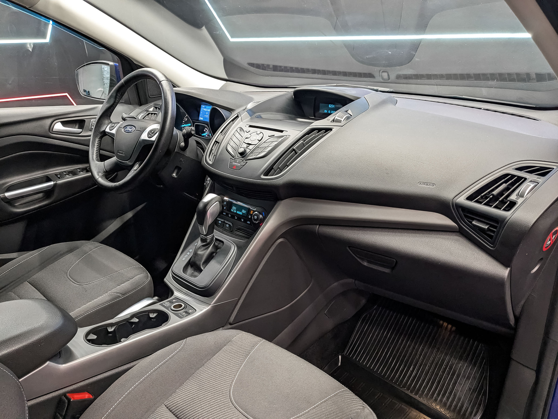 FORD Kuga 1.60 (150 л.с), автомат, 2016, пробег 92 565 км