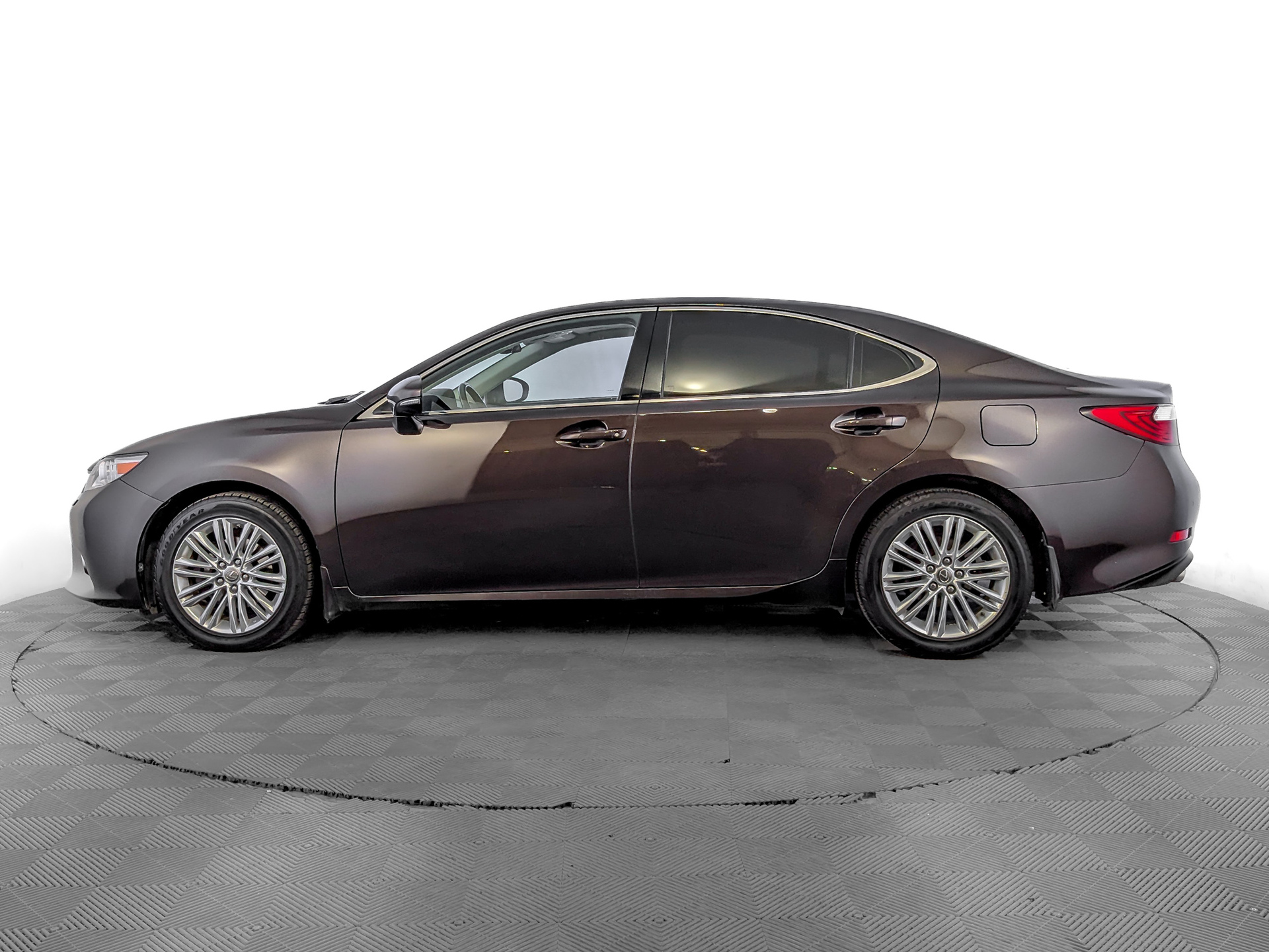 LEXUS ES 2.50 (184 л.с), автомат, 2014, пробег 139 704 км