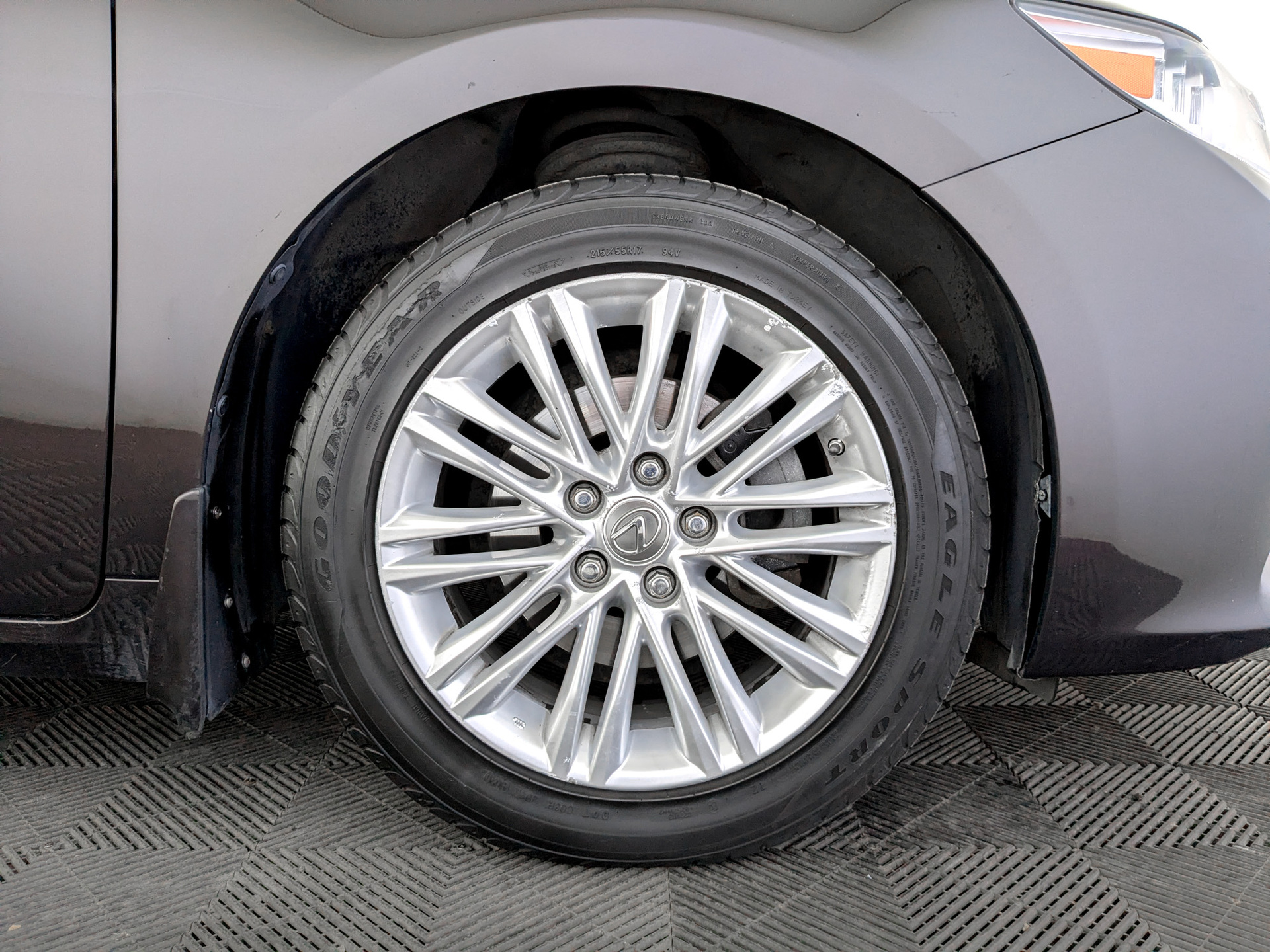LEXUS ES 2.50 (184 л.с), автомат, 2014, пробег 139 704 км