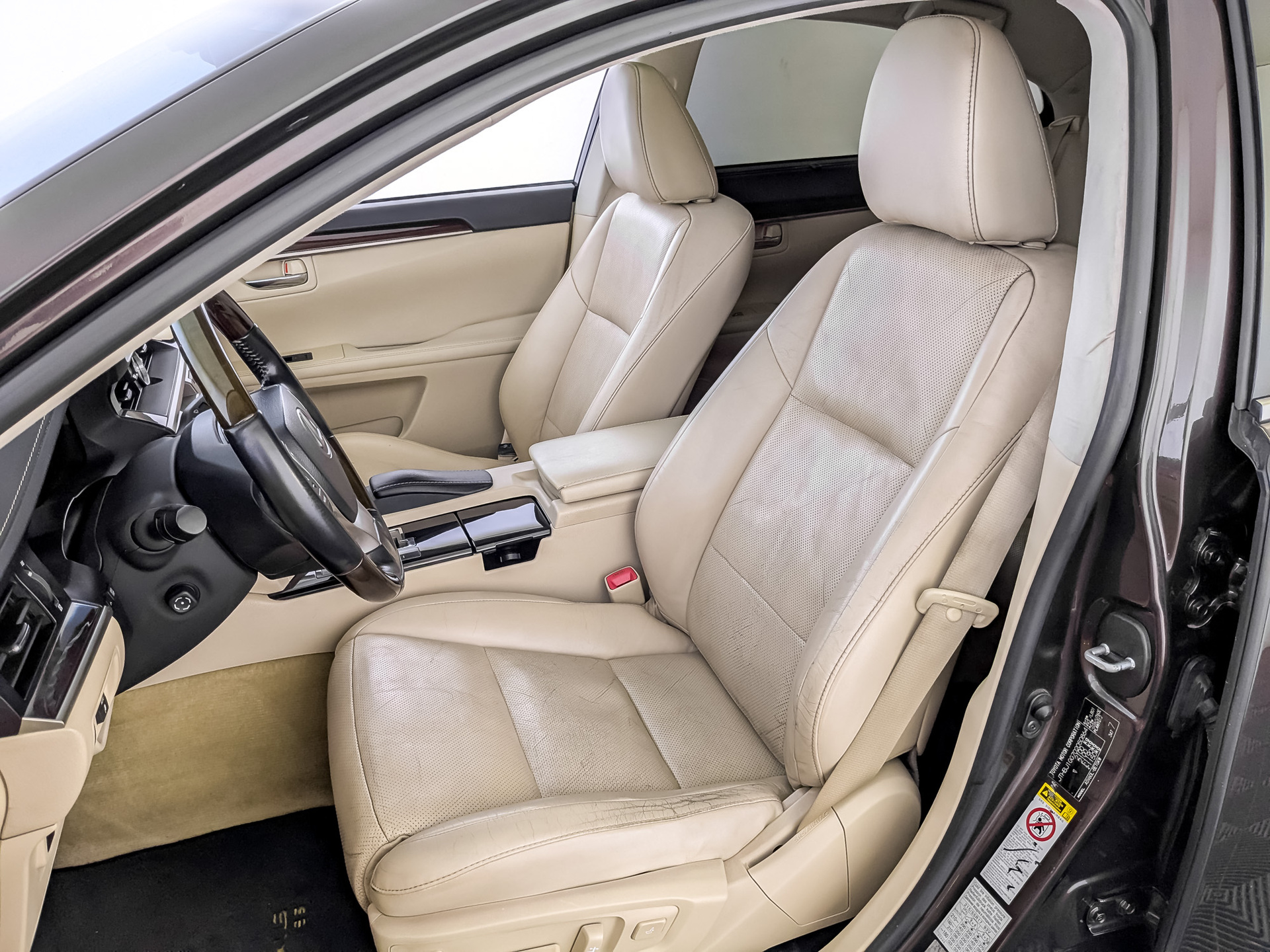 LEXUS ES 2.50 (184 л.с), автомат, 2014, пробег 139 704 км