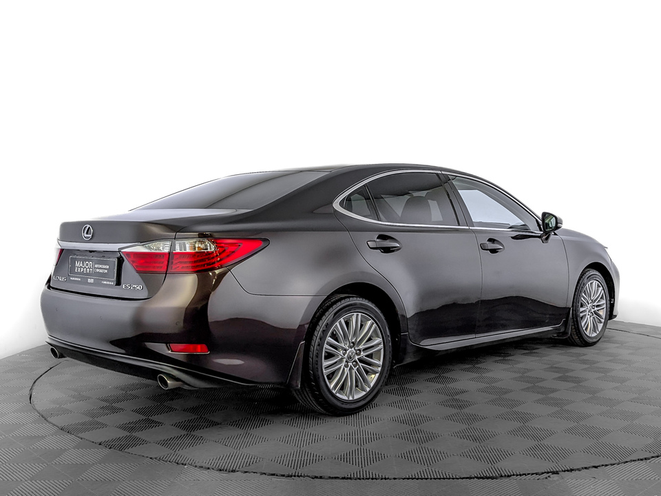 Lexus ES VI