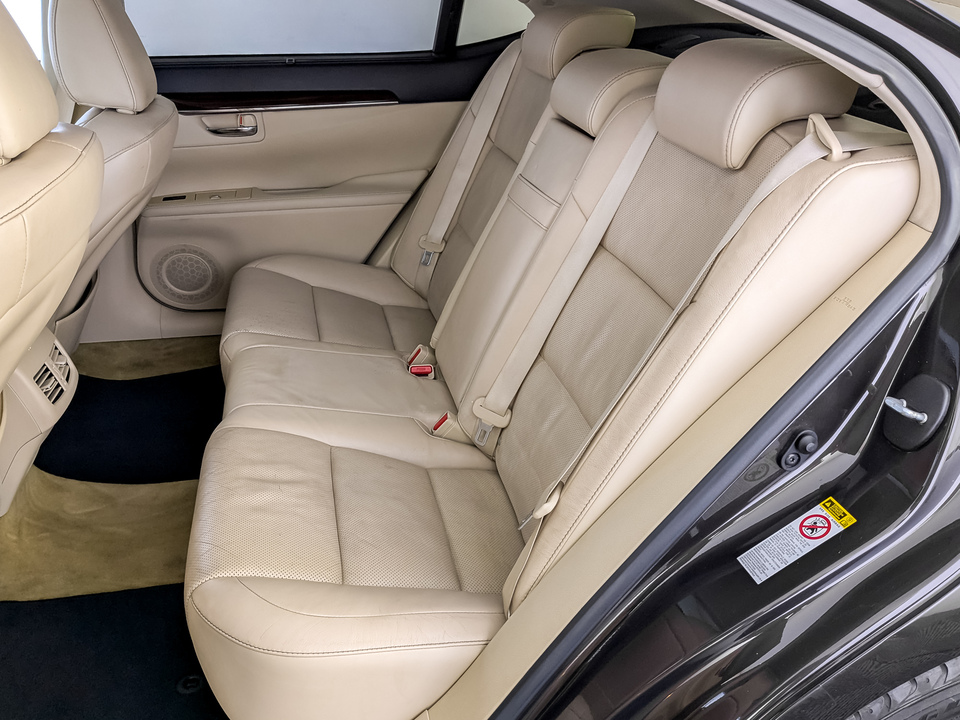 Lexus ES VI