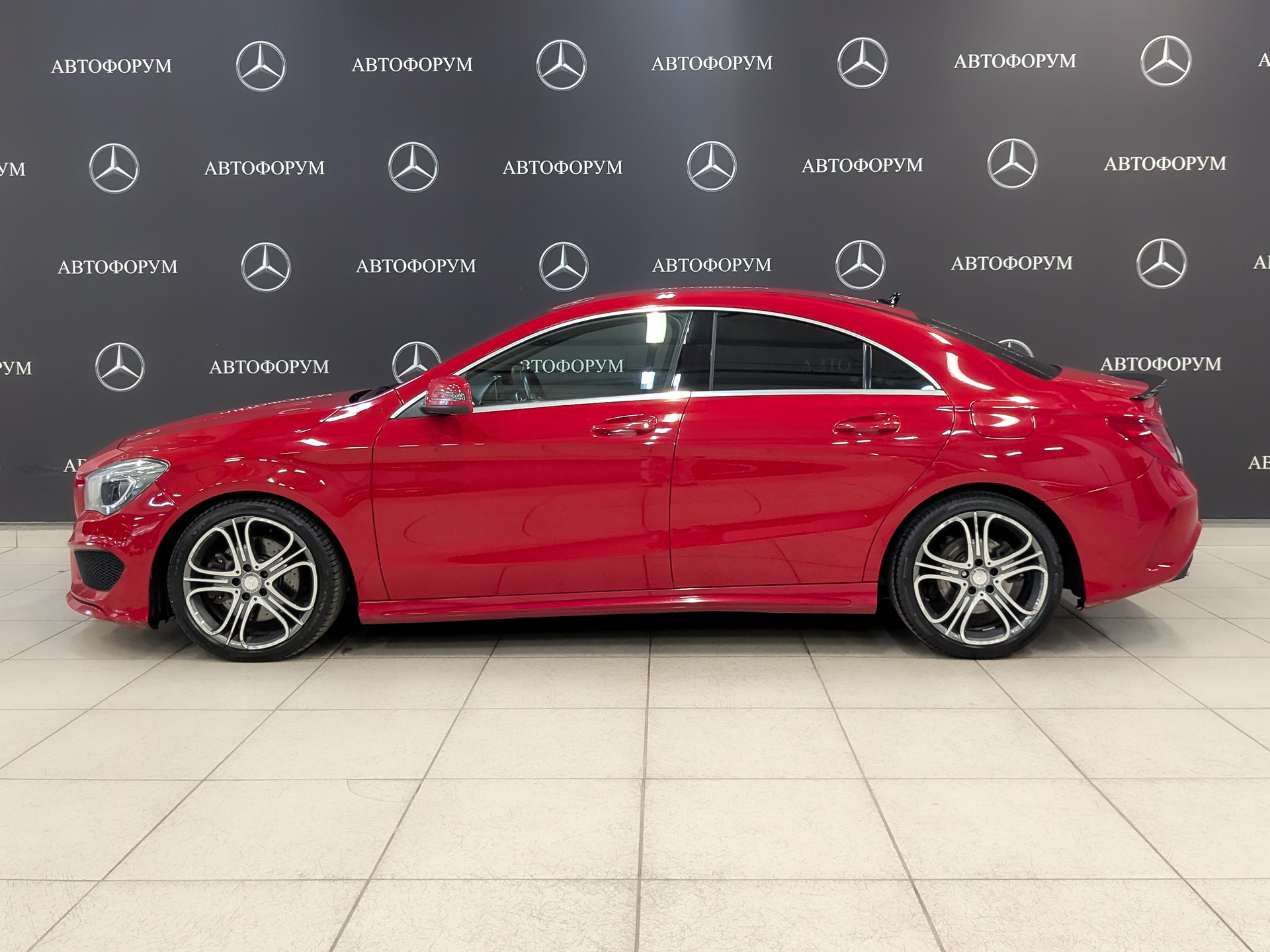 MERCEDES-BENZ CLA 2.00 (211 л.с), автомат, 2014, пробег 136 000 км