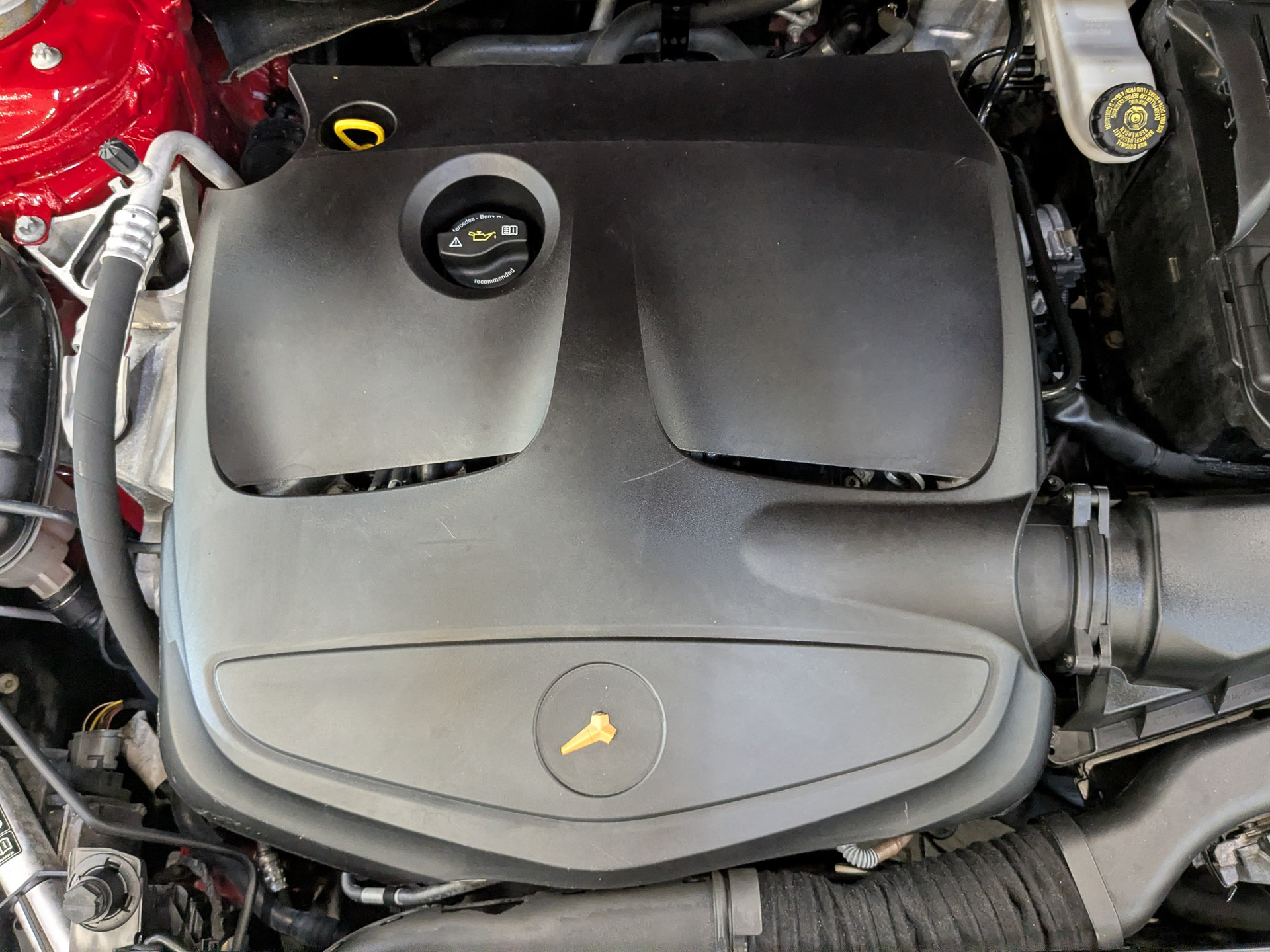 MERCEDES-BENZ CLA 2.00 (211 л.с), автомат, 2014, пробег 136 000 км