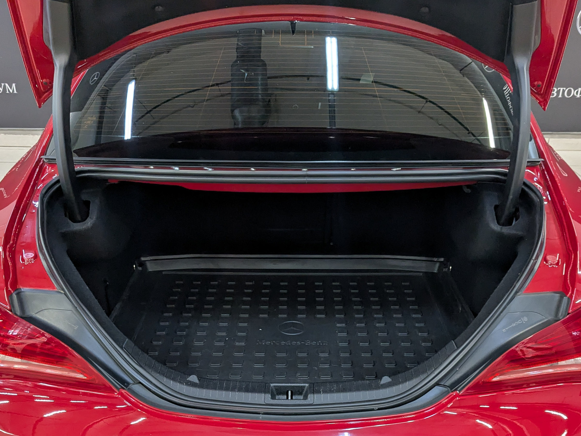 MERCEDES-BENZ CLA 2.00 (211 л.с), автомат, 2014, пробег 136 000 км