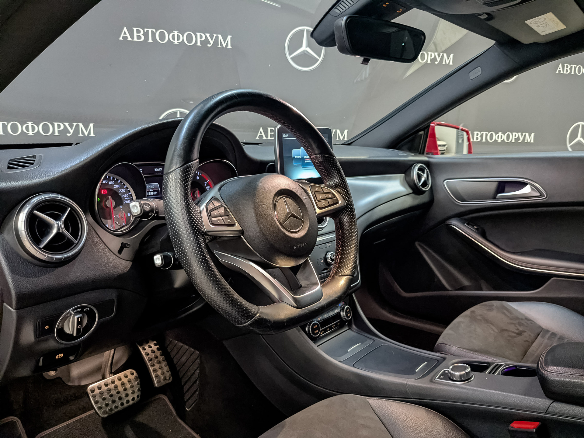 MERCEDES-BENZ CLA 2.00 (211 л.с), автомат, 2014, пробег 136 000 км