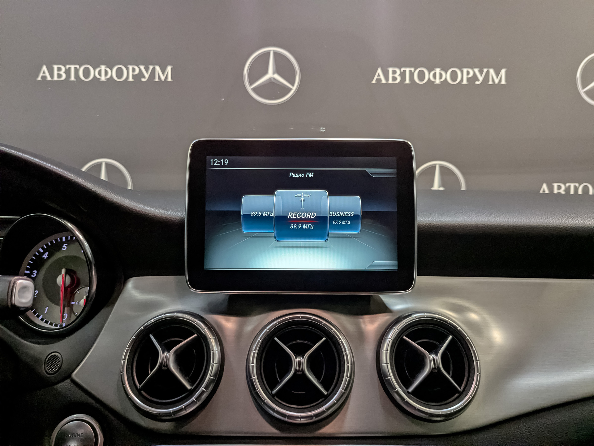 MERCEDES-BENZ CLA 2.00 (211 л.с), автомат, 2014, пробег 136 000 км