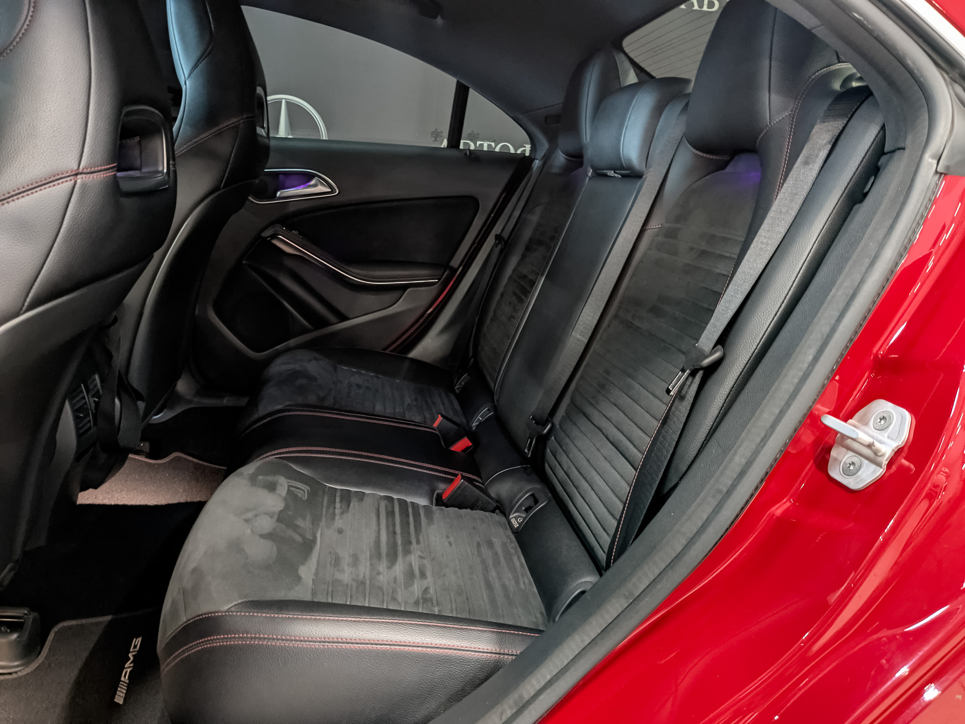 MERCEDES-BENZ CLA 2.00 (211 л.с), автомат, 2014, пробег 136 000 км