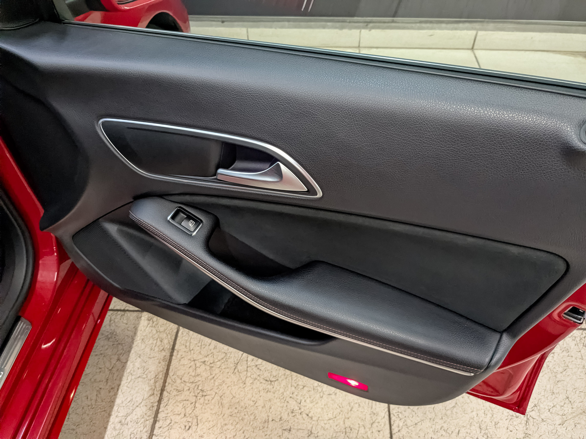 MERCEDES-BENZ CLA 2.00 (211 л.с), автомат, 2014, пробег 136 000 км