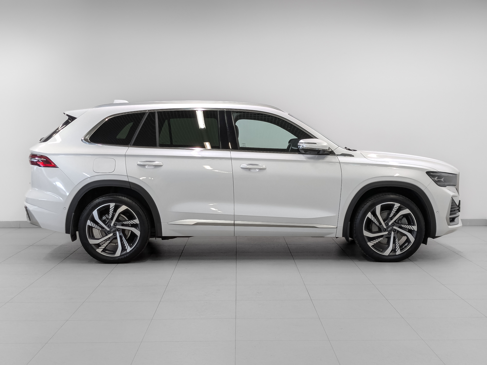 GEELY Monjaro 2.00 (238 л.с), автомат, 2024, пробег 16 134 км