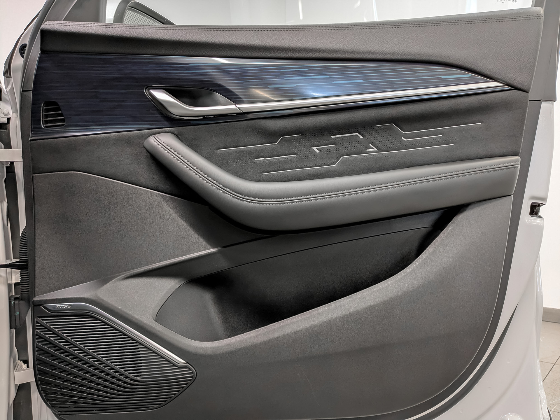 GEELY Monjaro 2.00 (238 л.с), автомат, 2024, пробег 16 134 км