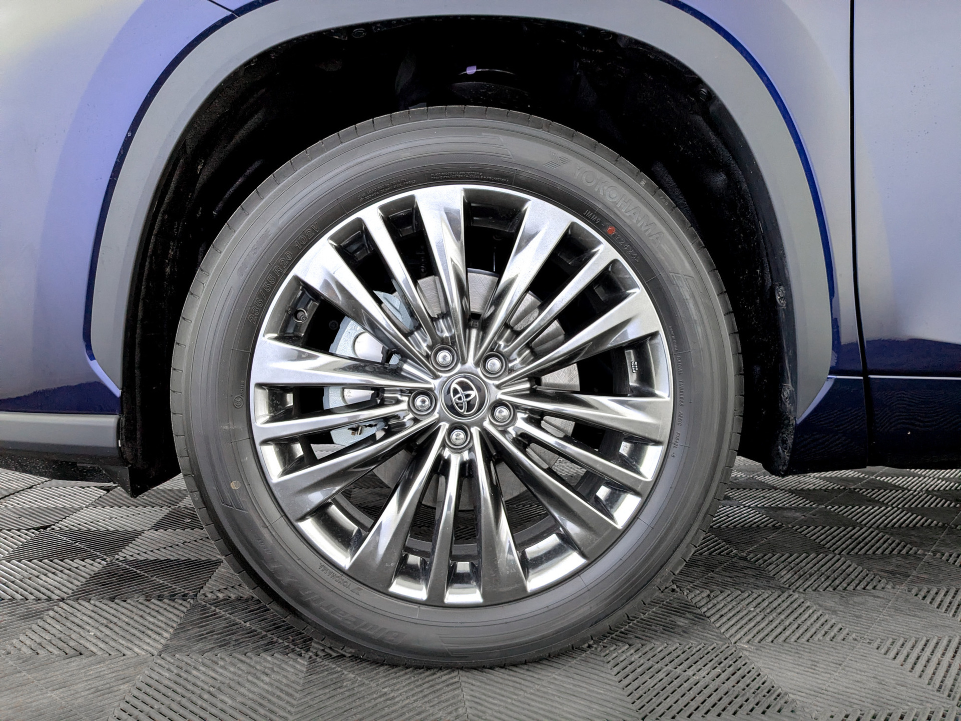 Фото Toyota Highlander Supreme 7 Seats 2.0T/248 4WD