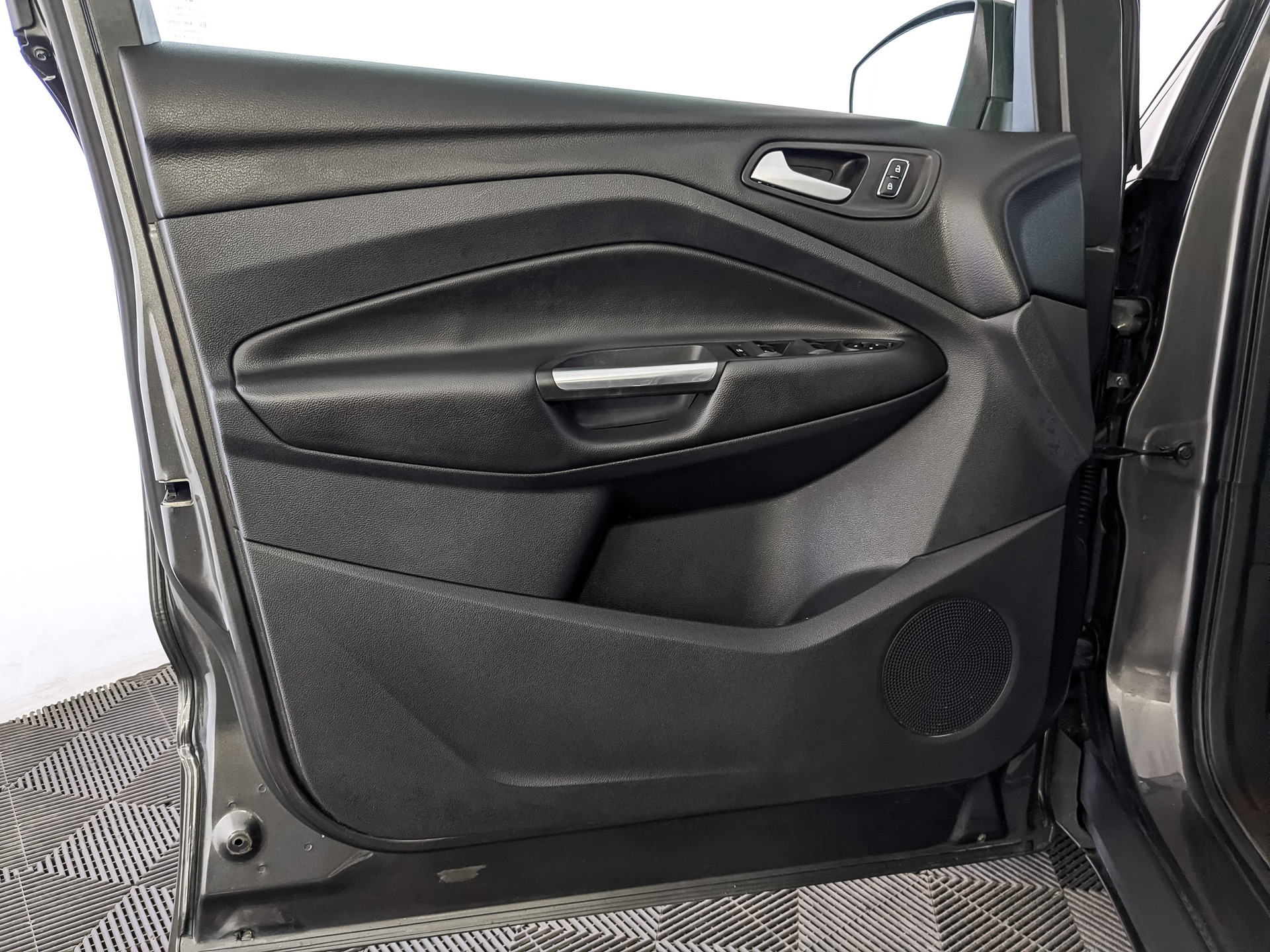 FORD Kuga 2.50 (150 л.с), автомат, 2016, пробег 104 319 км