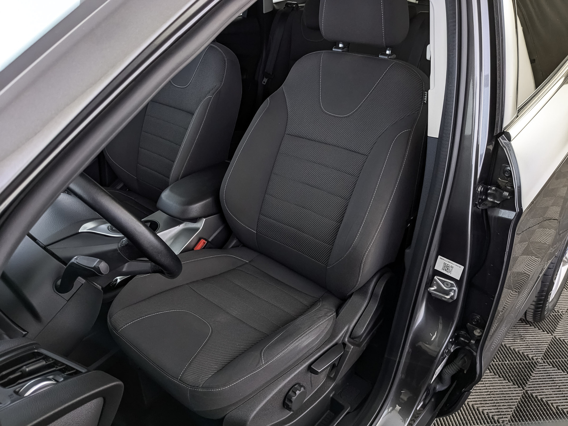 FORD Kuga 2.50 (150 л.с), автомат, 2016, пробег 104 319 км