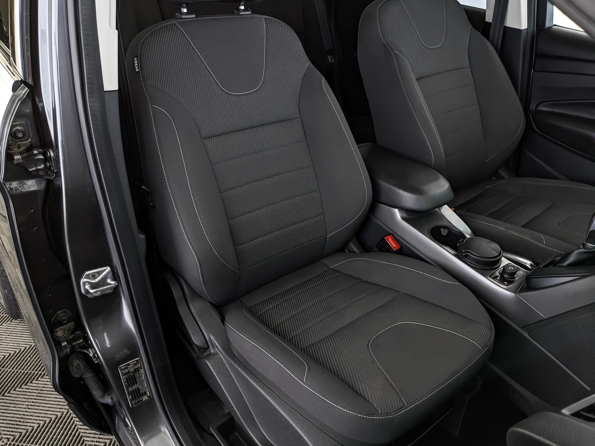 FORD Kuga 2.50 (150 л.с), автомат, 2016, пробег 104 319 км