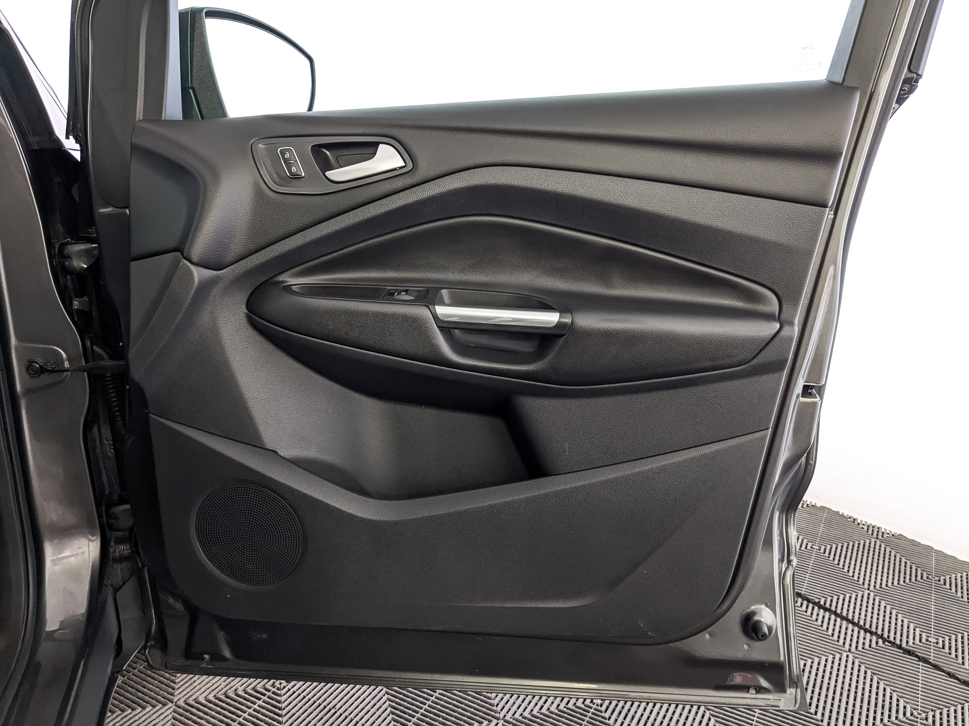 FORD Kuga 2.50 (150 л.с), автомат, 2016, пробег 104 319 км