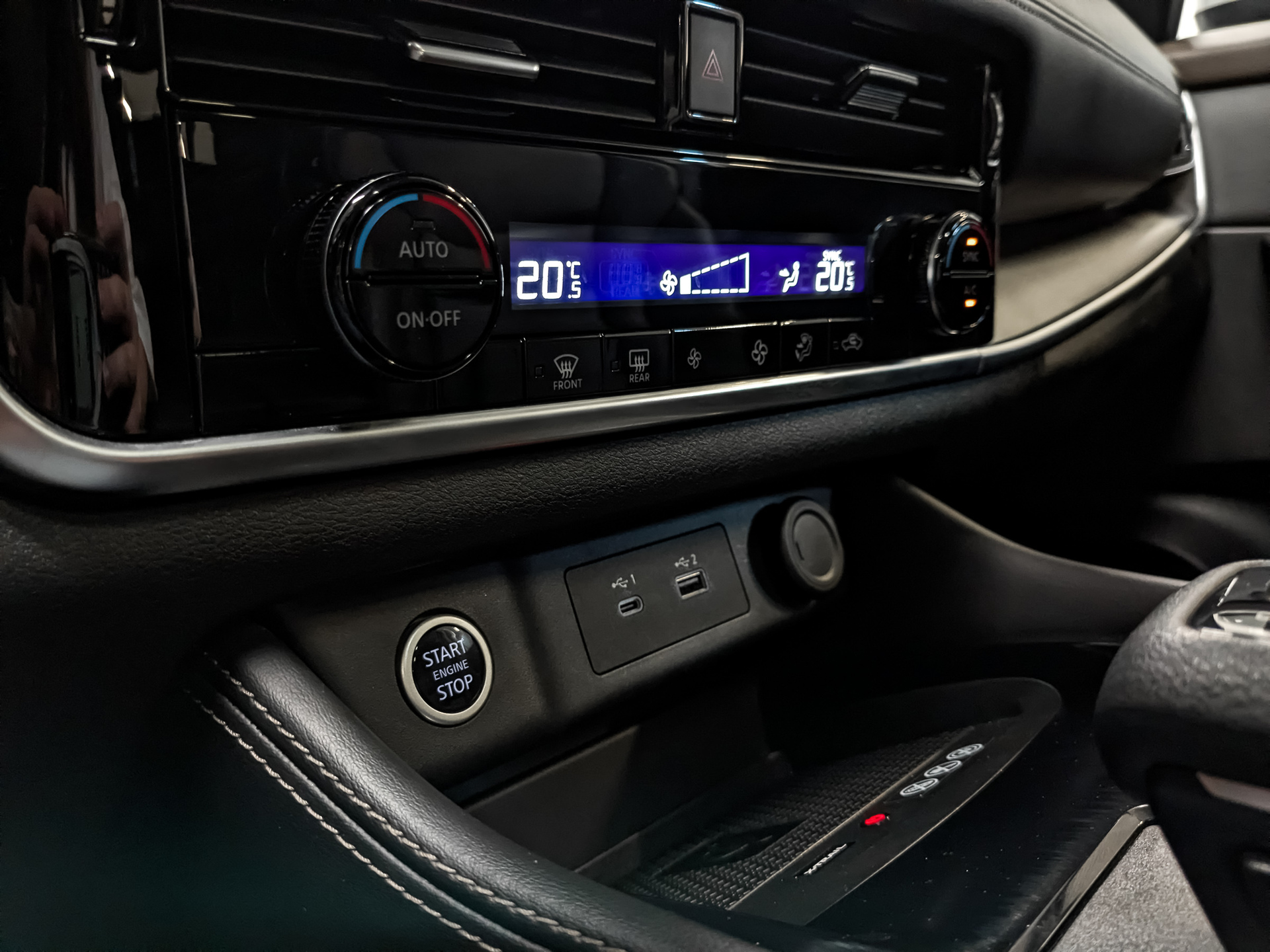 NISSAN X-Trail IV 1.50 (193 л.с), автомат, 2021, пробег 33 440 км