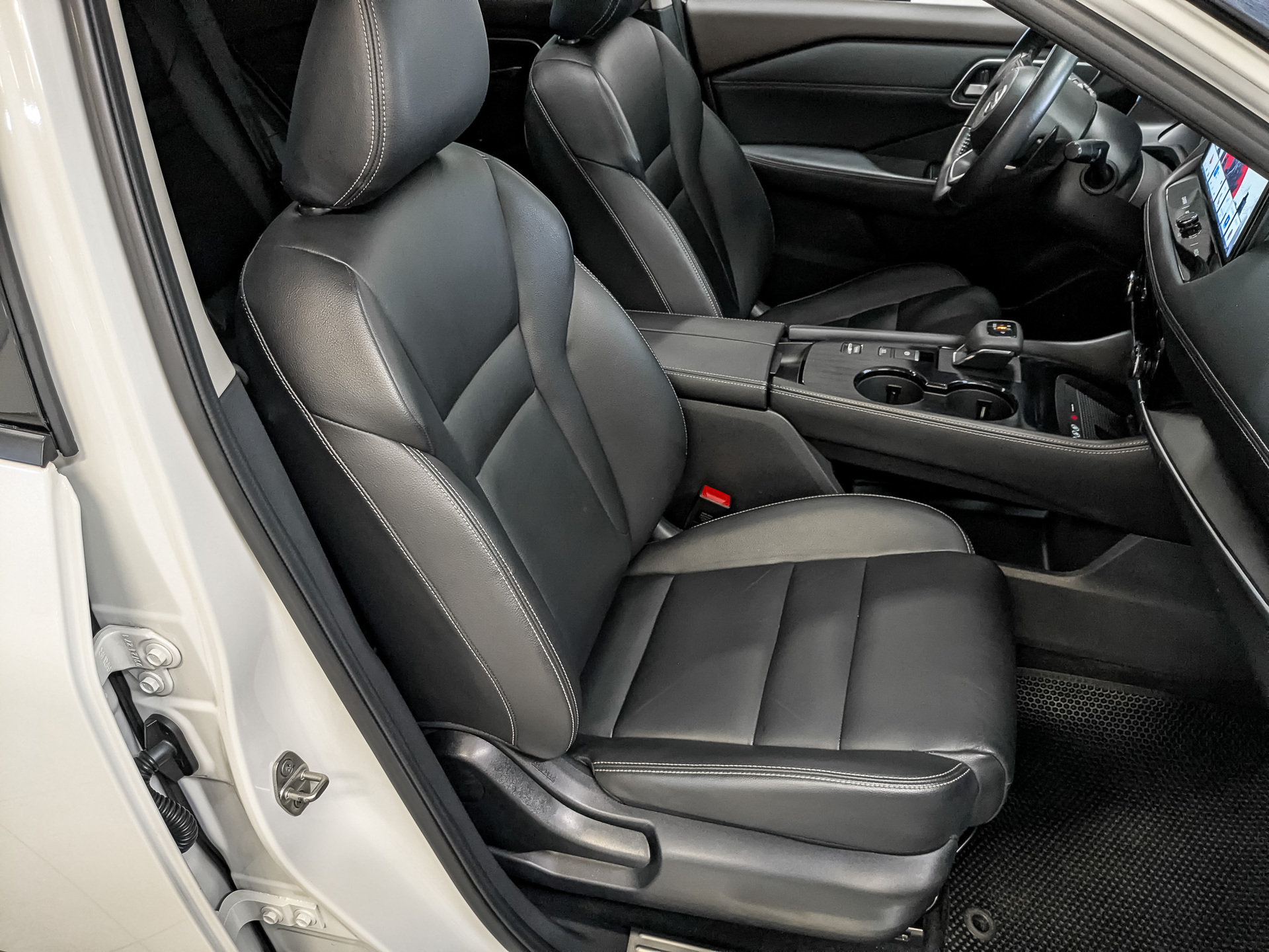 NISSAN X-Trail IV 1.50 (193 л.с), автомат, 2021, пробег 33 440 км