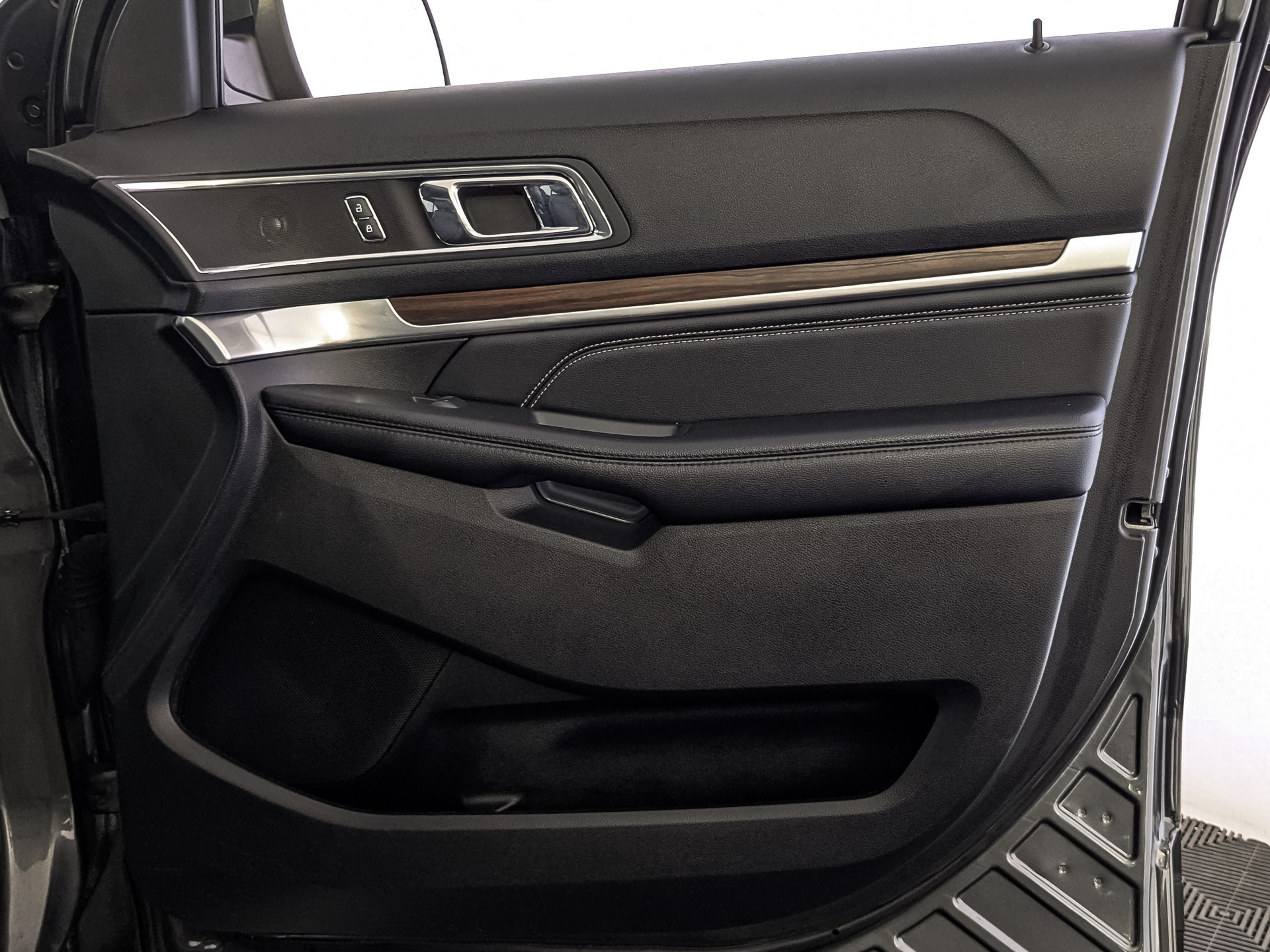 FORD Explorer 3.50 (249 л.с), автомат, 2018, пробег 136 477 км