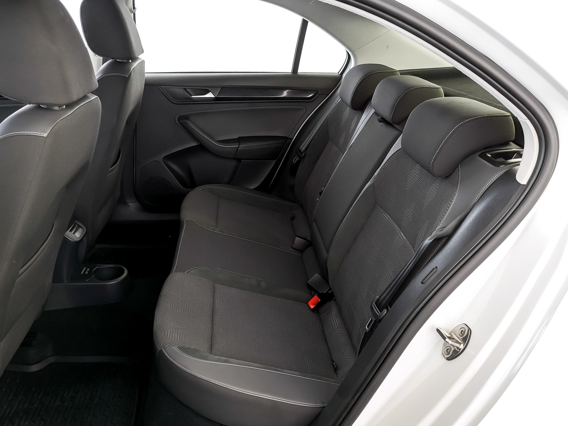 VOLKSWAGEN Polo 1.60 (110 л.с), автомат, 2021, пробег 58 583 км