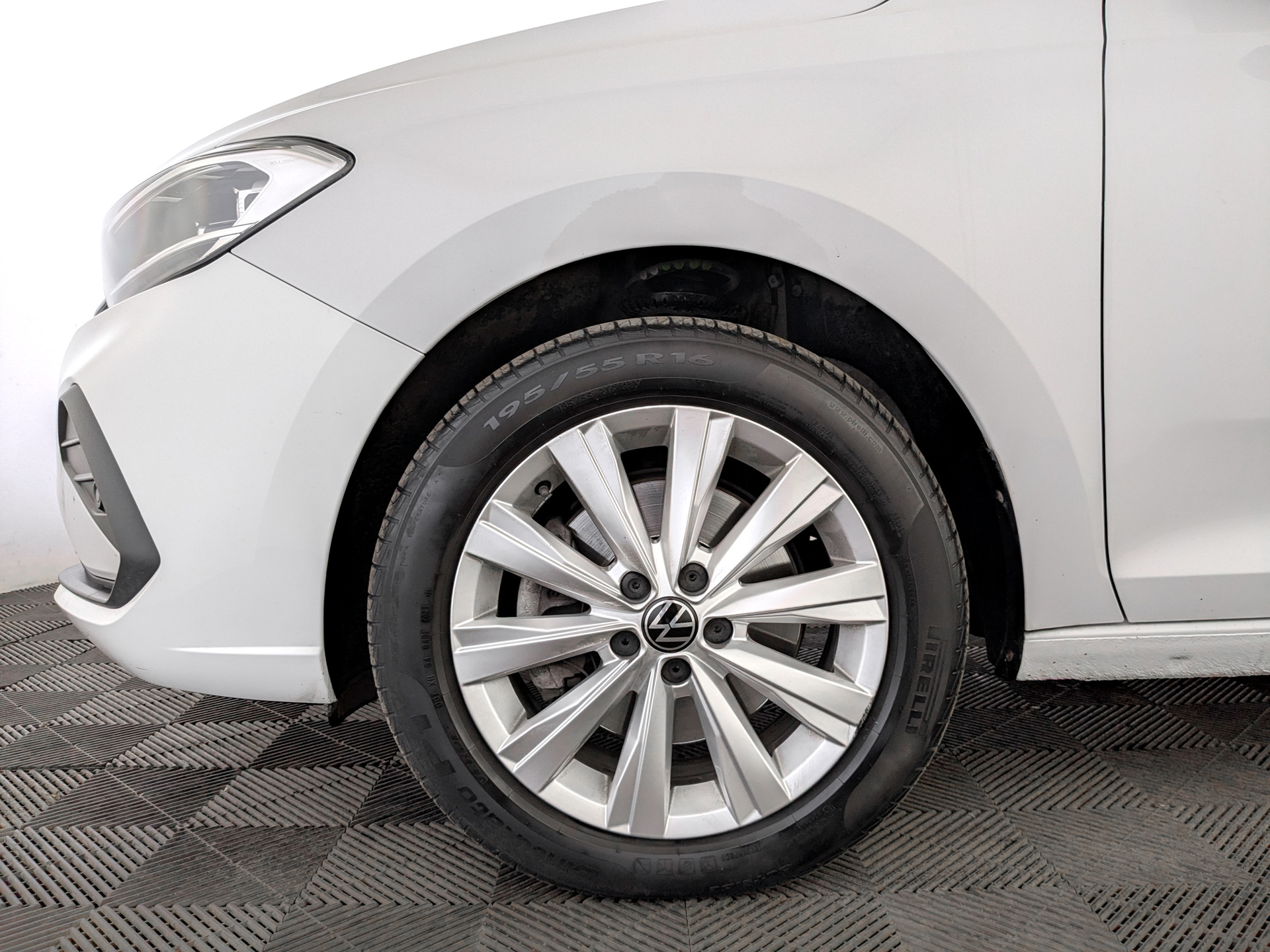 VOLKSWAGEN Polo 1.60 (110 л.с), автомат, 2021, пробег 58 583 км