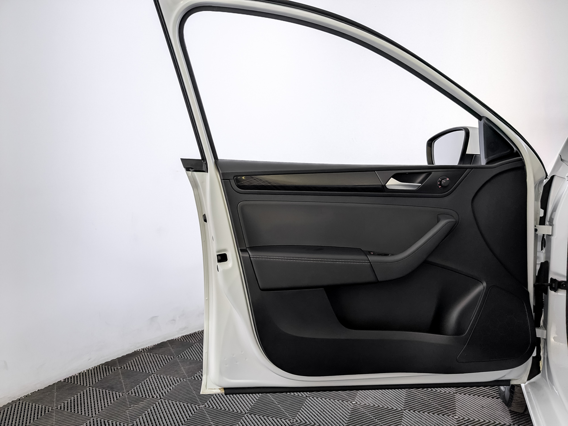 VOLKSWAGEN Polo 1.60 (110 л.с), автомат, 2021, пробег 58 583 км