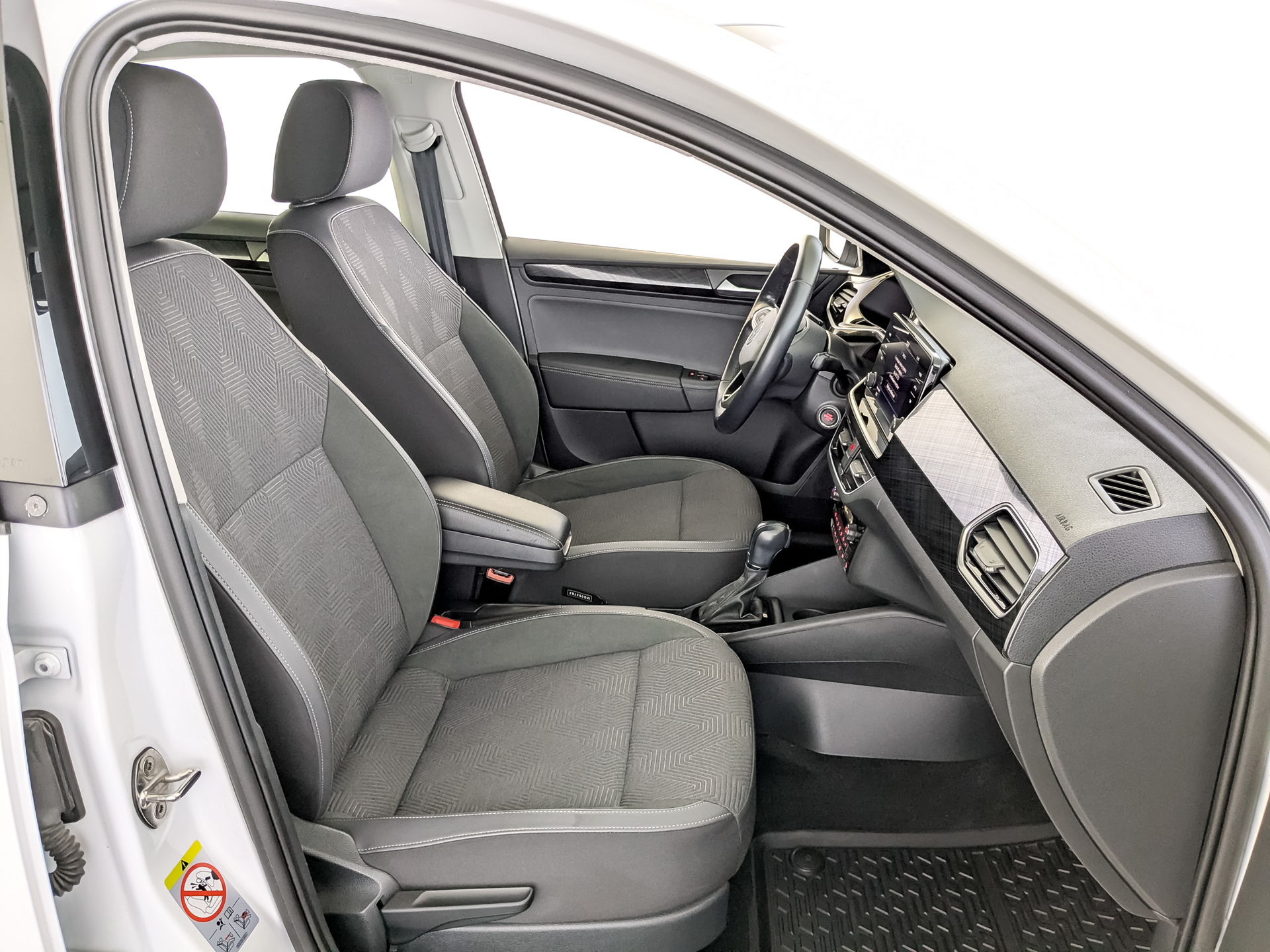 VOLKSWAGEN Polo 1.60 (110 л.с), автомат, 2021, пробег 58 583 км