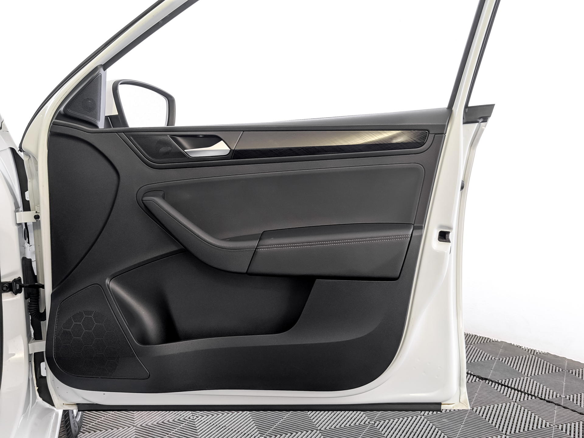 VOLKSWAGEN Polo 1.60 (110 л.с), автомат, 2021, пробег 58 583 км