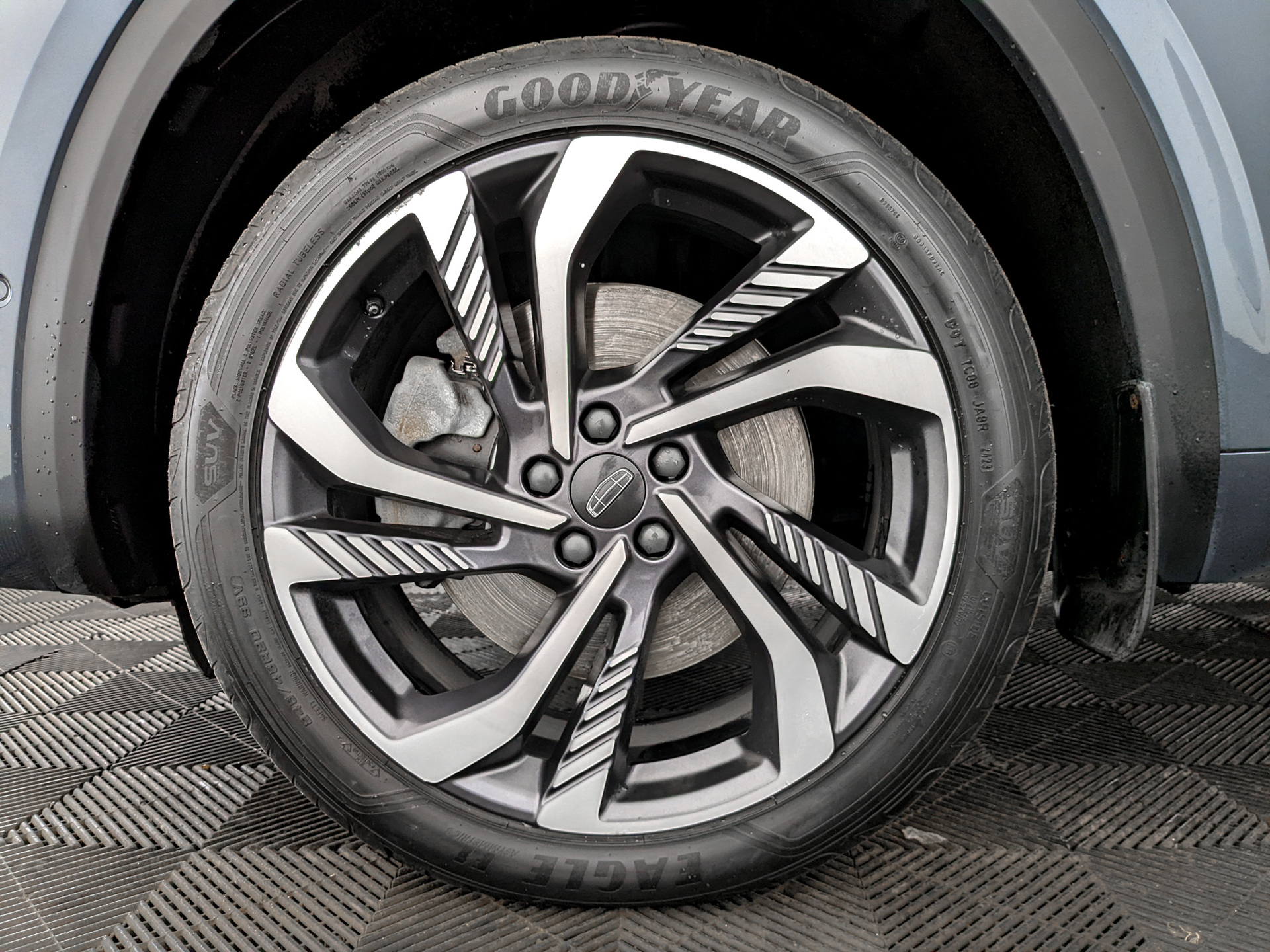 GEELY Monjaro 2.00 (238 л.с), автомат, 2023, пробег 59 132 км