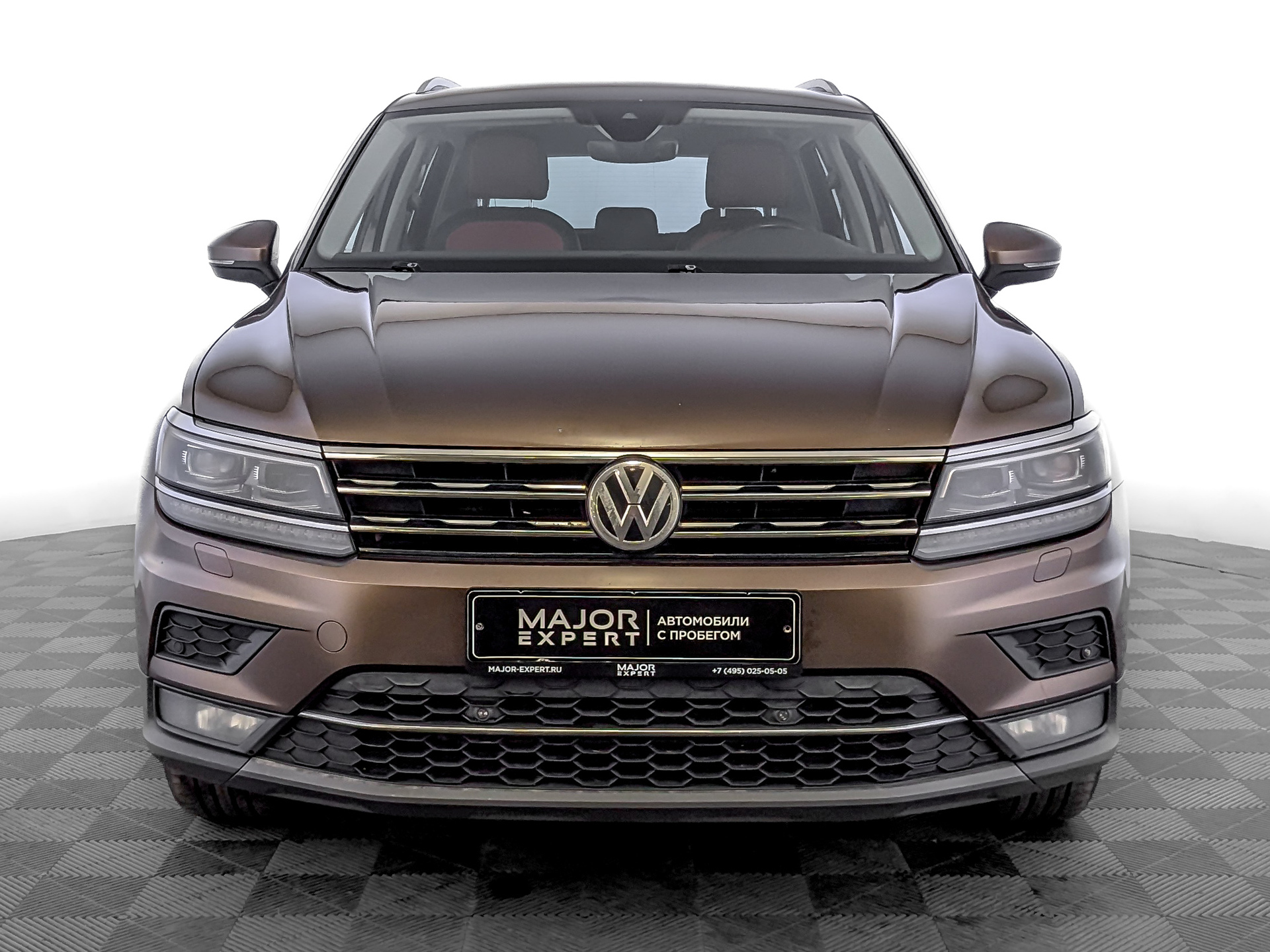 VOLKSWAGEN Tiguan 2.00 (220 л.с), автомат, 2019, пробег 138 492 км